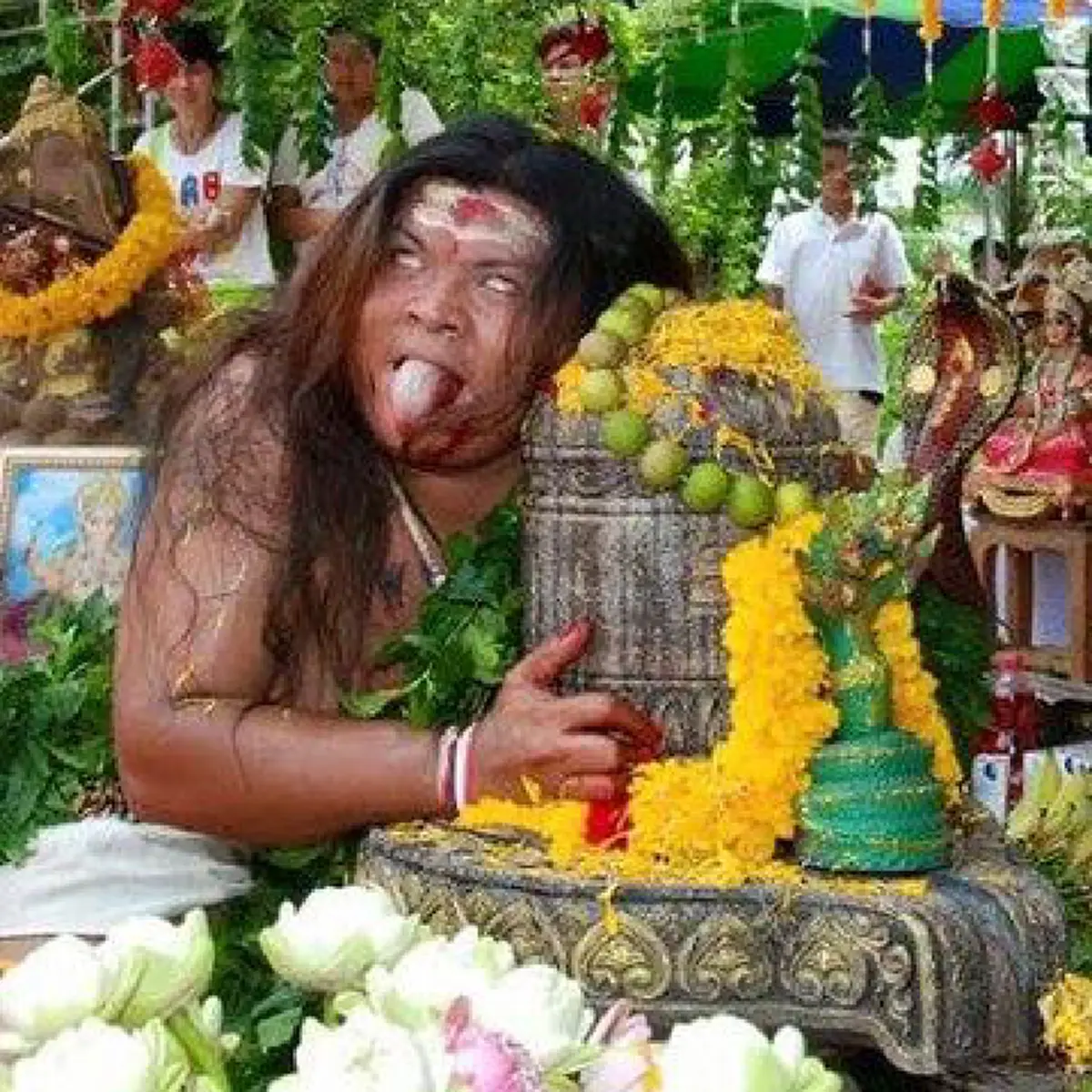 ยอดมนุษย์ไม่ได้มีแค่ต่างประเทศบ้านเราก็มี!! 10 สุดยอดร่างทรงที่ไม่คิดไม่ฝันว่าจะมีอยู่จริง?? บอกเลยแต่ละองค์สุดยอดทั้งนั้น..แยกให้ออกหลอกลวง