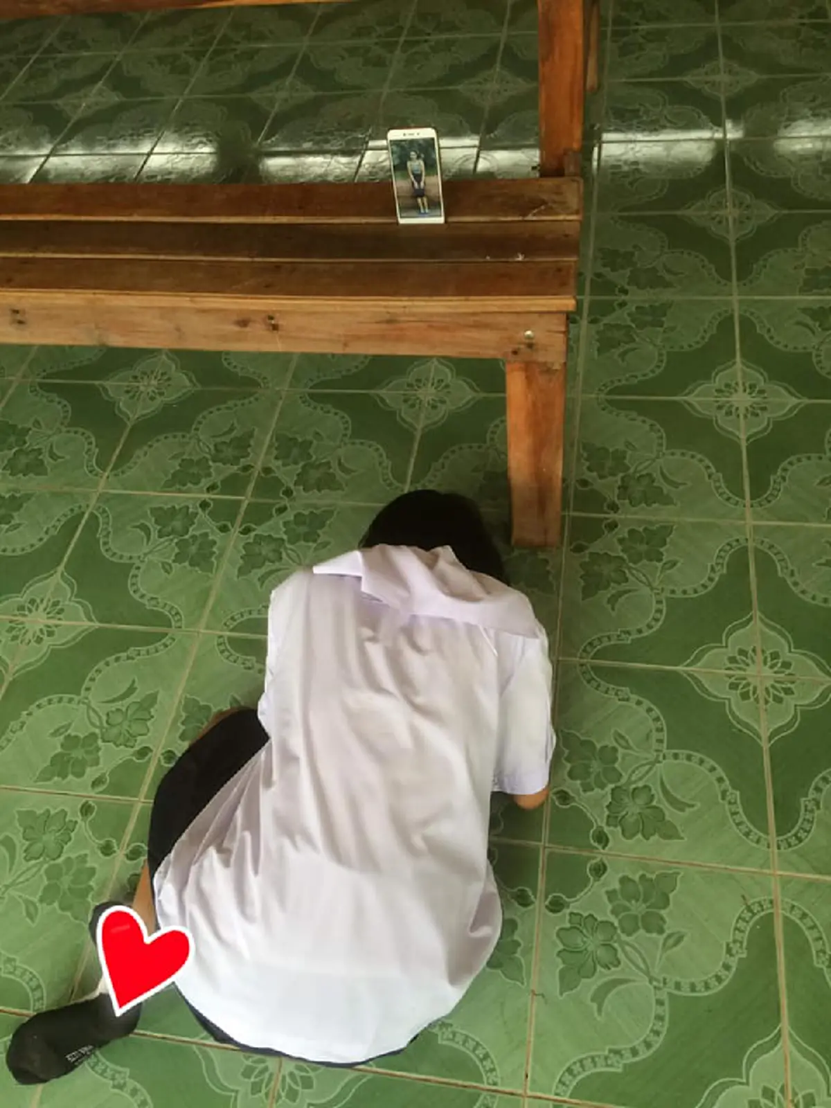 ยกเลิกไหม? จากใจเด็กที่ถูกแม่ทิ้งมา 10 ปี พอวนมาครบวันแม่ ทำได้แค่กราบมือถือ!