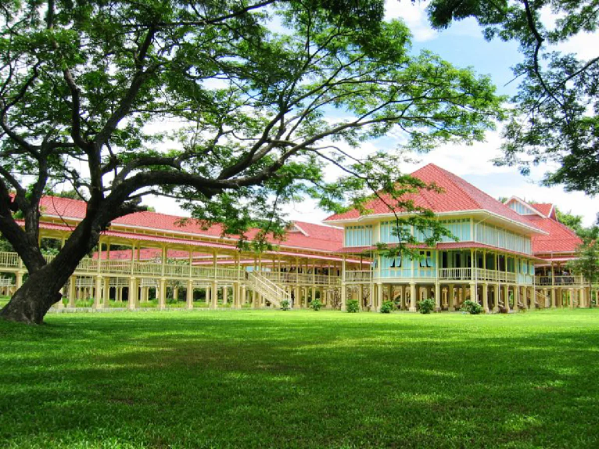 เป็นบุญตายิ่งนัก!! เปิดภาพ 10 อันดับพระราชวังที่สวยงามที่สุดในประเทศไทย(รายละเอียด)