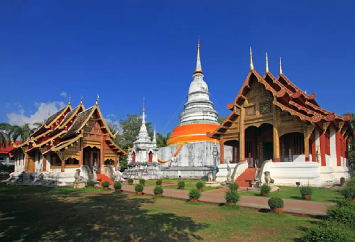 "เทศกาลสงกรานต์" สืบสานประเพณี สรงน้ำพระธาตุประจำวันเกิด เสริมสิริมงคล โชคชะตาราศี...