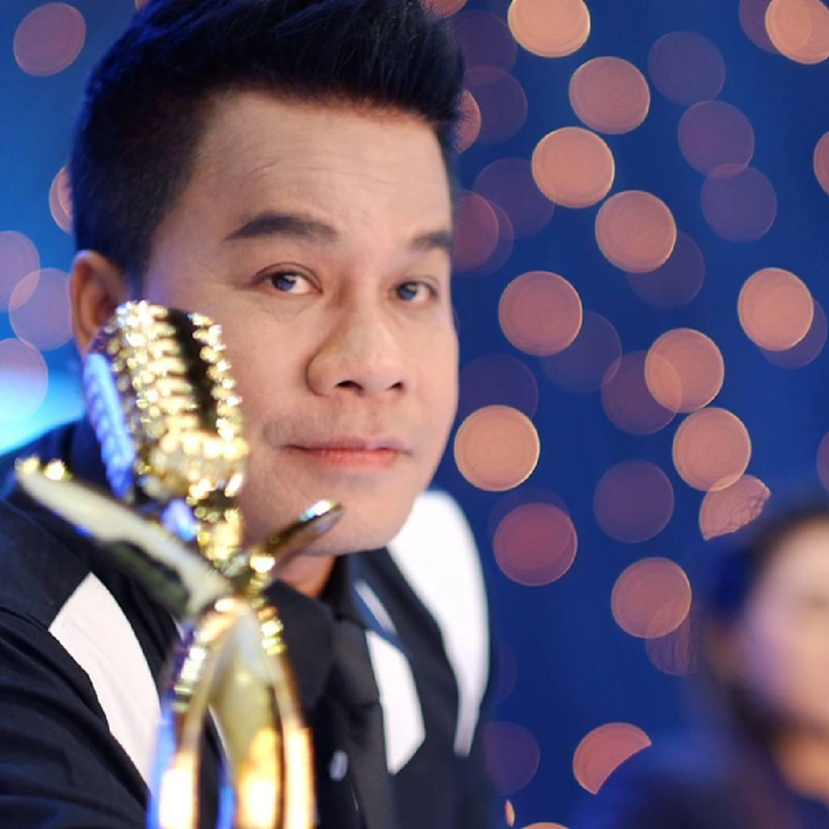 หลายคนไม่เคยรู้ !! เปิดประวัตินักร้องลูกทุ่งชื่อดัง "ยิ่งยง ยอดบัวงาม" กับชีวิตที่แสนลำบาก จนได้เป็นนักร้องดัง และในวันนี้ที่ชีวิตพลิกผัน ??