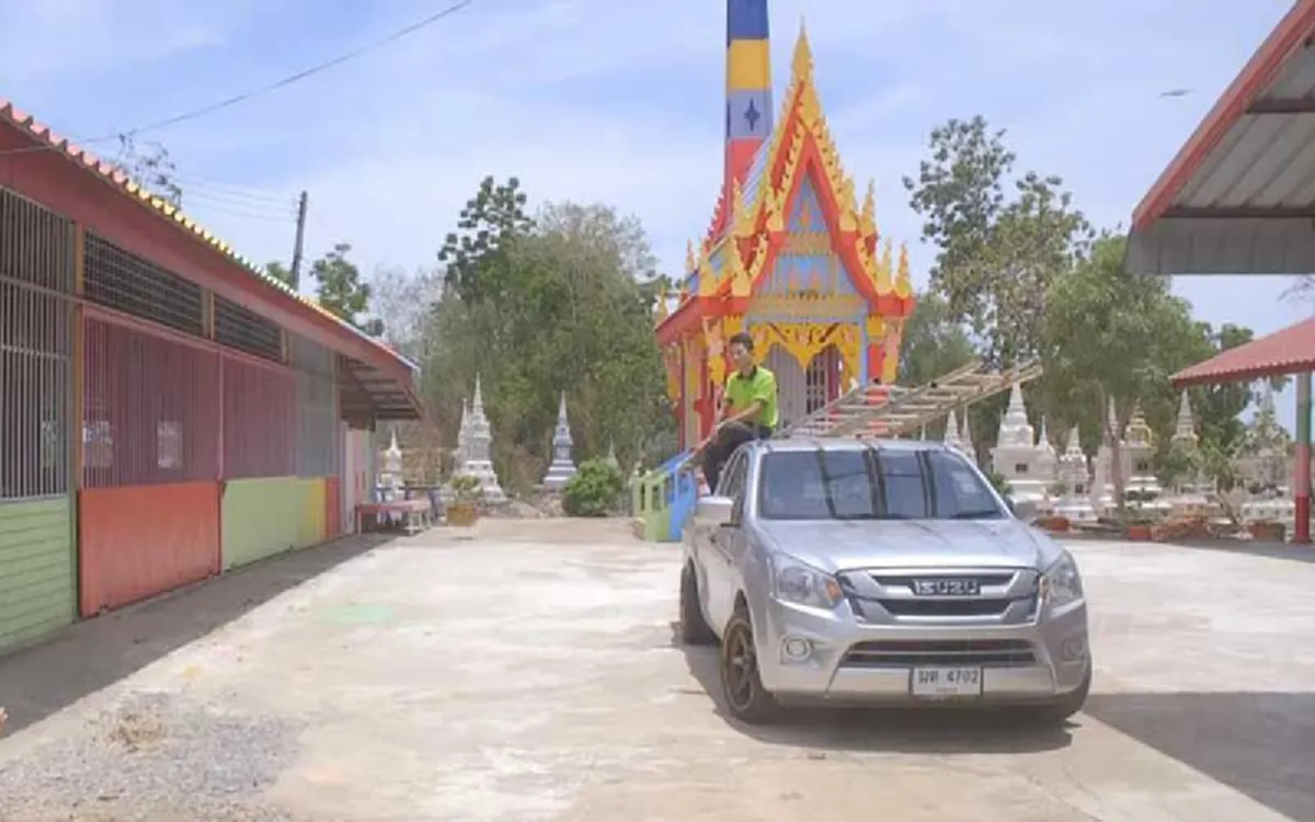 วัดดังประจำเมืองพิจิตร ผุดไอเดียย้อมสีเมรุ สะดุดญาติโยม คลายความเศร้าโศก