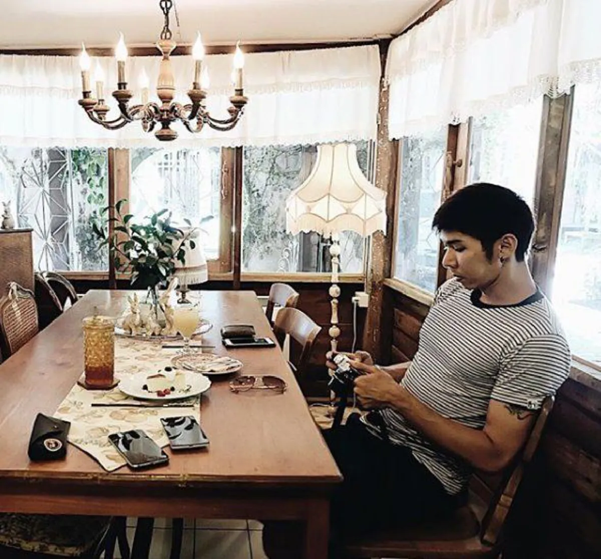 ภาพล่าสุด กัญจน์ ภักดีวิจิตร เจ้าของฉายา นักปิ้งไก่ในตำนาน ปัจจุบันมาไกลมาก