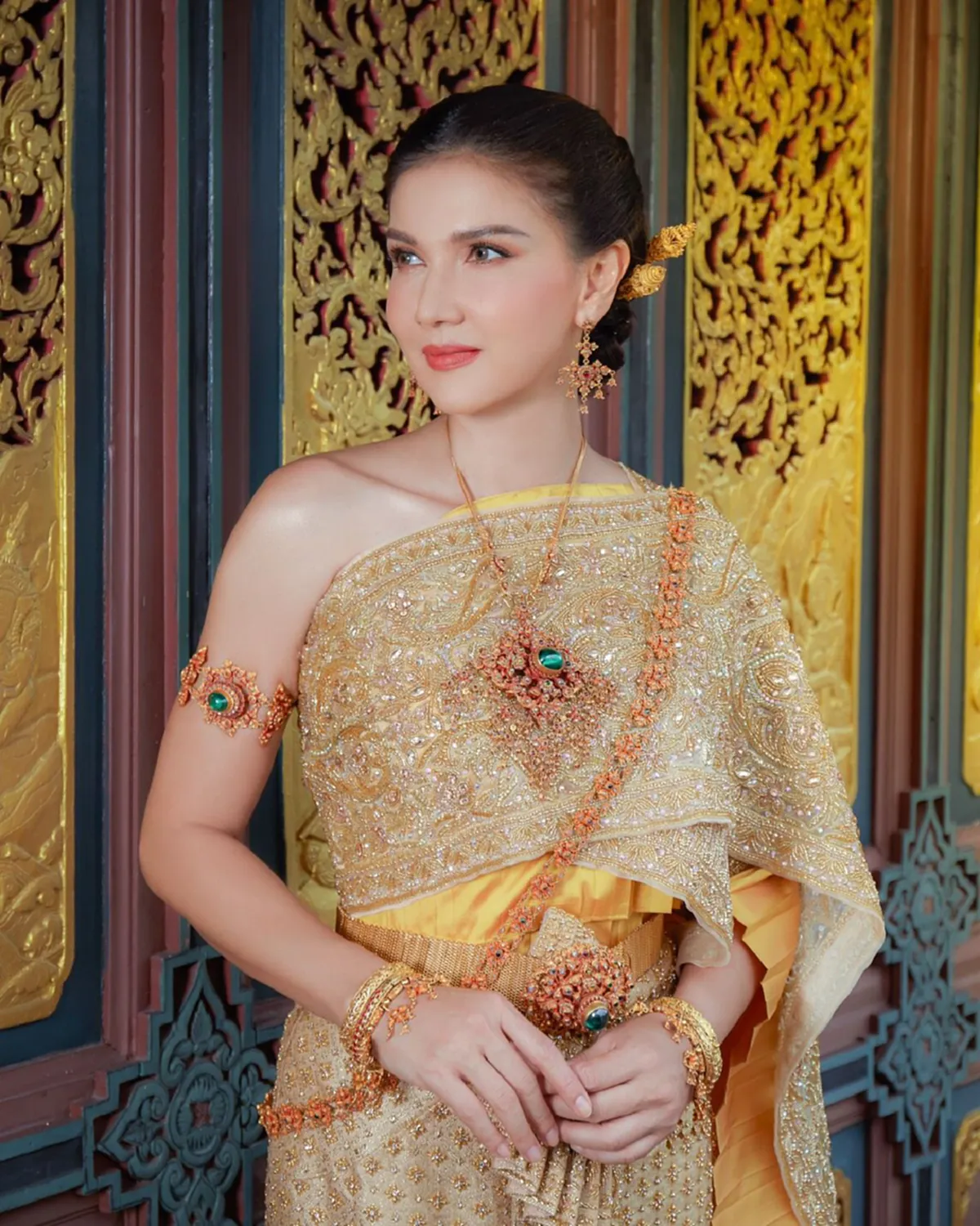 เปิดลุค แอน สิเรียมในชุดไทยสุดสง่างาม ทวงบัลลังก์นางเอกดังแห่งยุค