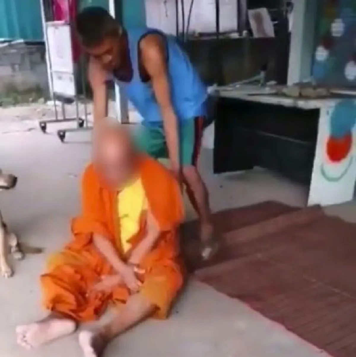 เพจดังเผยคลิป พระเมาหมดสภาพ หลังอกหักไปดื่มเหล้า