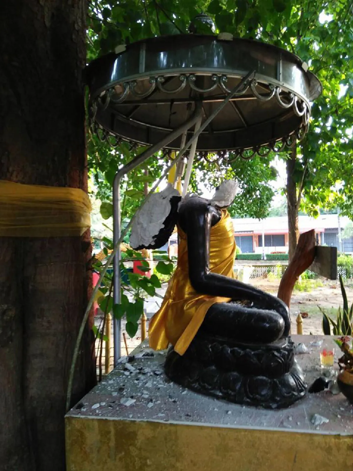 รวบแล้ว ชายต้องสงสัยทุบเศียรพระพุทธรูปวัดวิมลวัฒนาราม จ.ปัตตานี