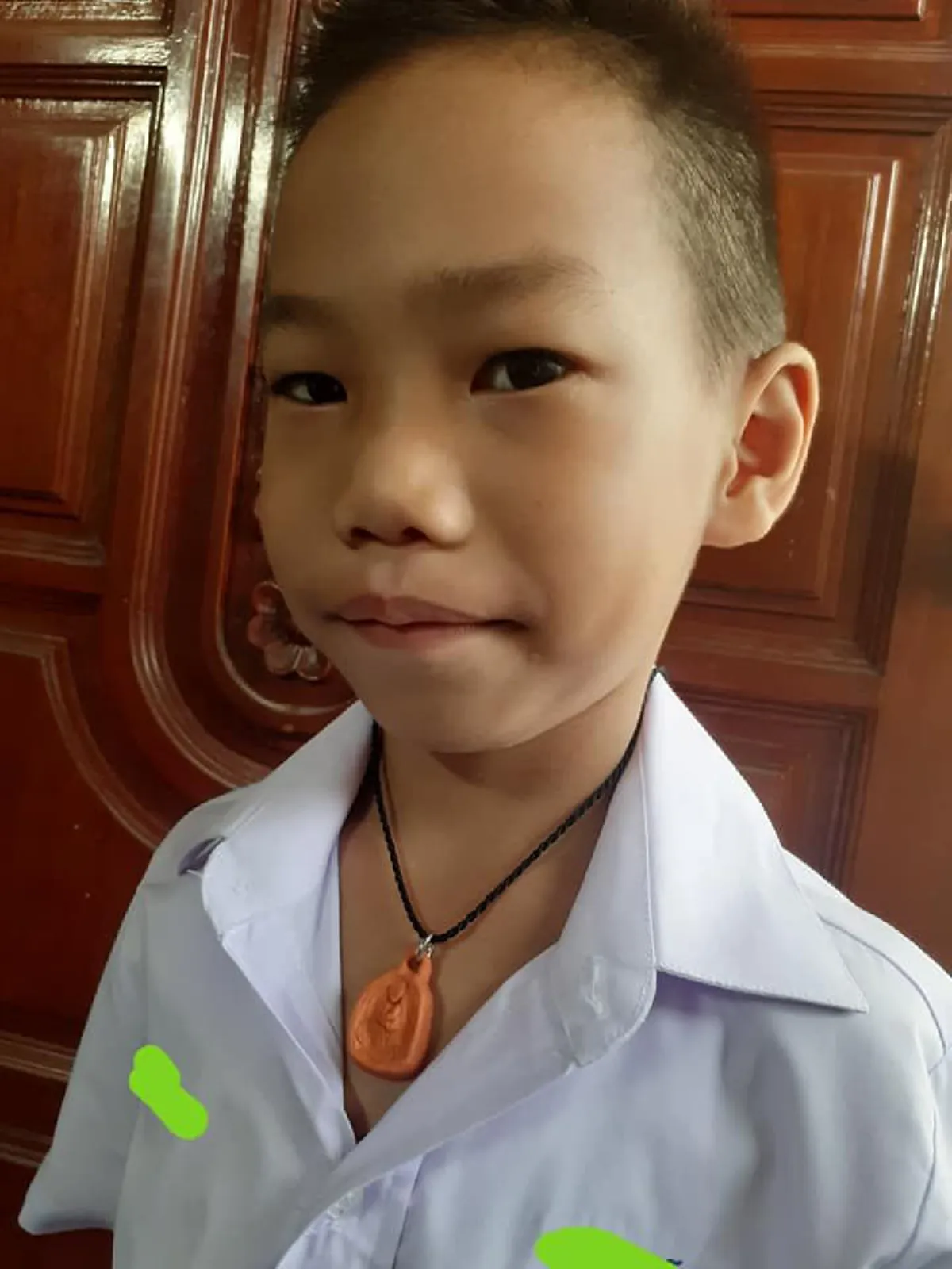 แม่ตกใจลูกชายขอใส่สร้อยพระไปโรงเรียน รีบขอดูนึกว่าคนแปลกหน้าให้มา ไม่คิดเลยลูกแม่จะมาถึงขนาดนี้