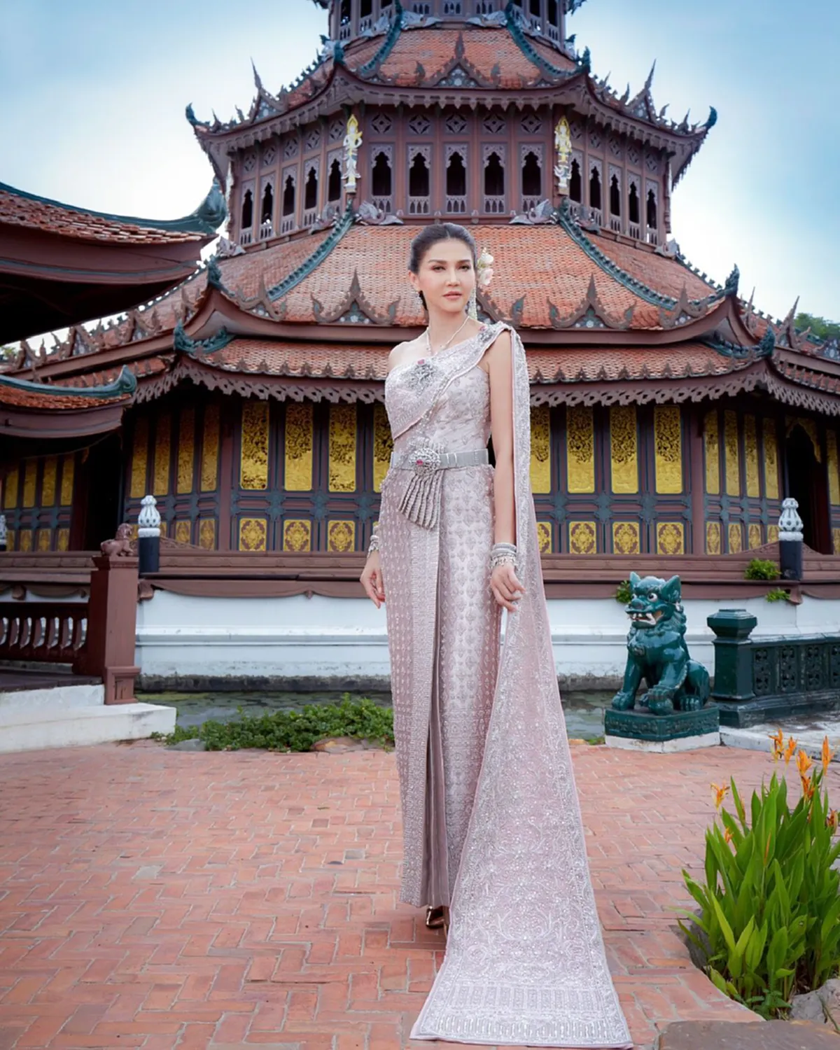 เปิดลุค แอน สิเรียมในชุดไทยสุดสง่างาม ทวงบัลลังก์นางเอกดังแห่งยุค