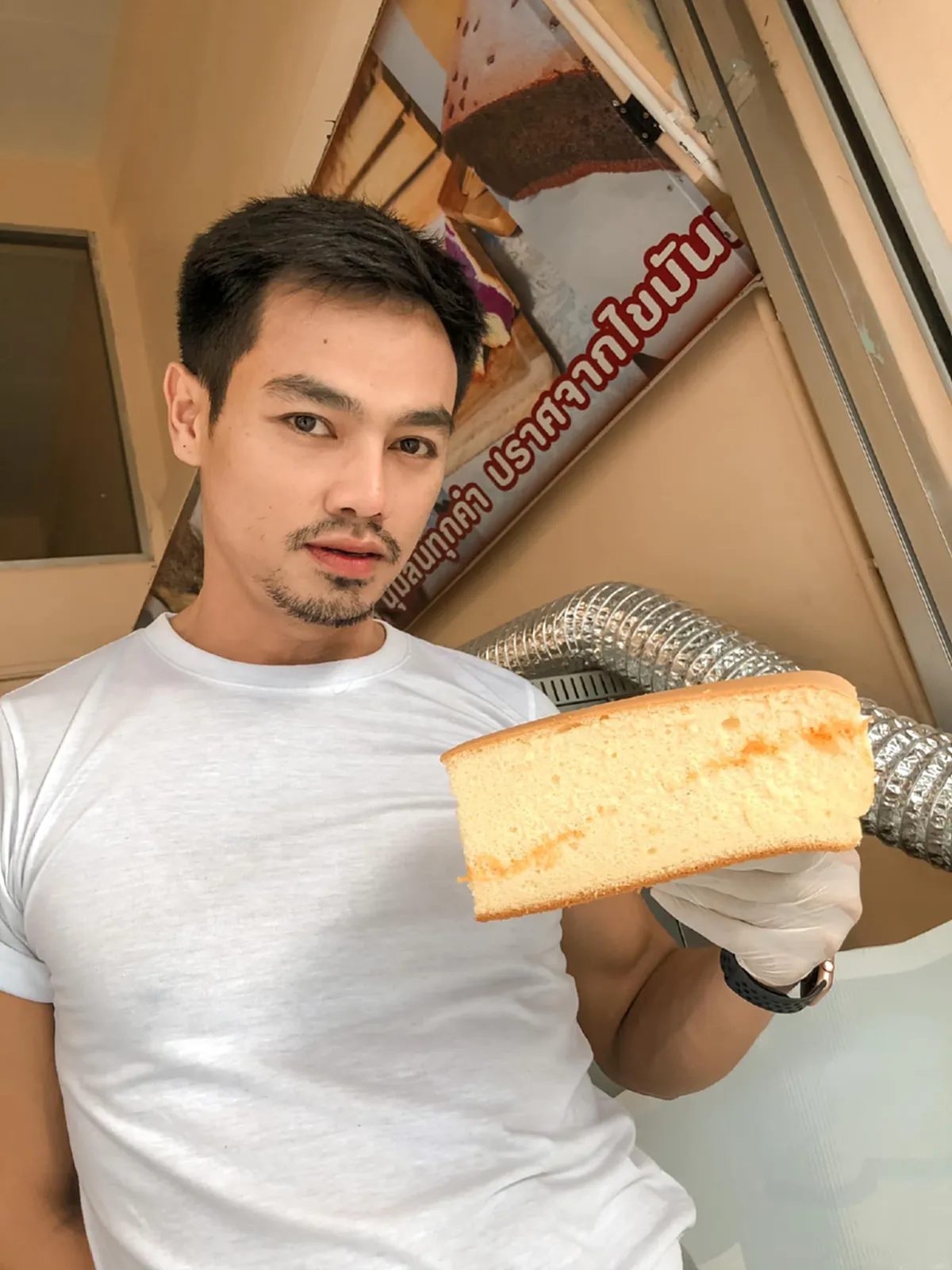 ดิ๊กกี้ เดอะน็อต เลิกโชว์หวิว ผันชีวิตหันมาขายเค้กไข่ เลี้ยงชีพ
