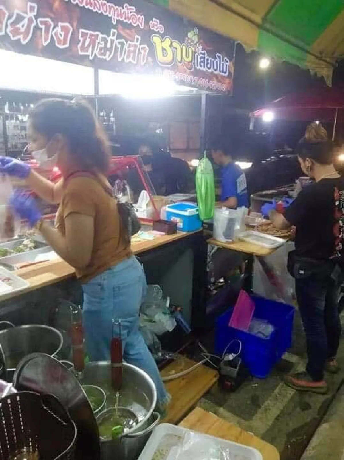 หนุ่มเลิกงานกลางดึก แวะซื้อหม่าล่ากับแฟน ตื่นเช้ามาสร้อยข้อมือหาย