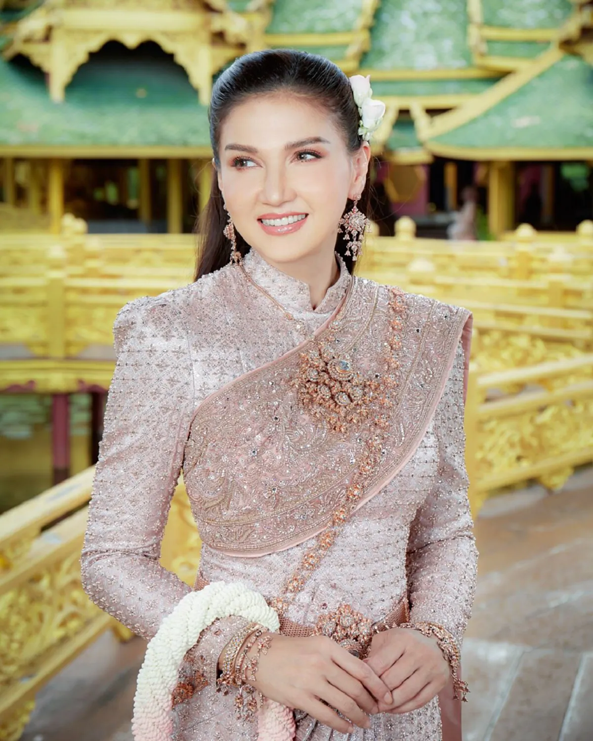 เปิดลุค แอน สิเรียมในชุดไทยสุดสง่างาม ทวงบัลลังก์นางเอกดังแห่งยุค