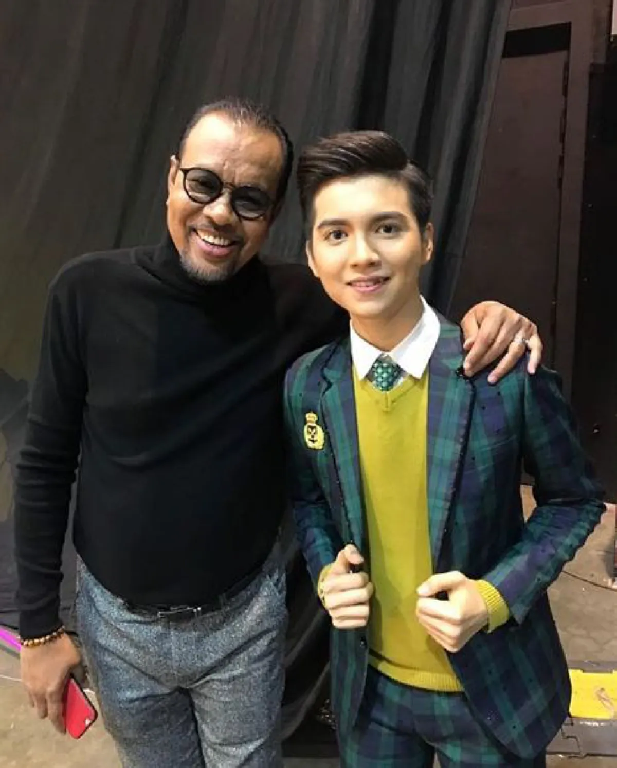 หนุ่มน้อยเสียงดี ซัน ไมค์ทองคำ โหมงานหนัก จนต้องพบหมอด่วน