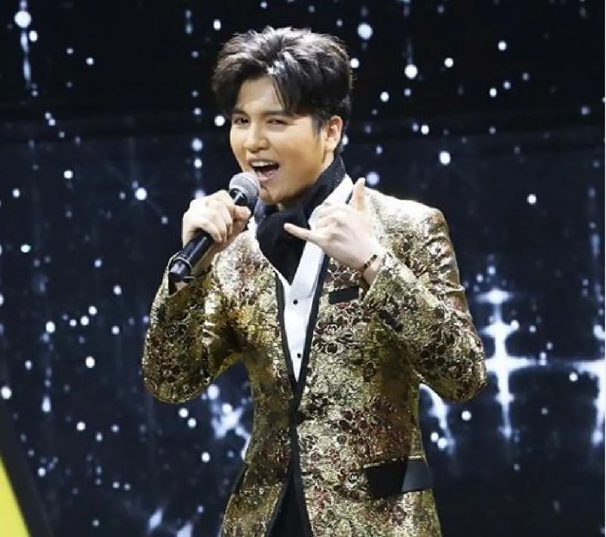 หนุ่มน้อยเสียงดี ซัน ไมค์ทองคำ โหมงานหนัก จนต้องพบหมอด่วน