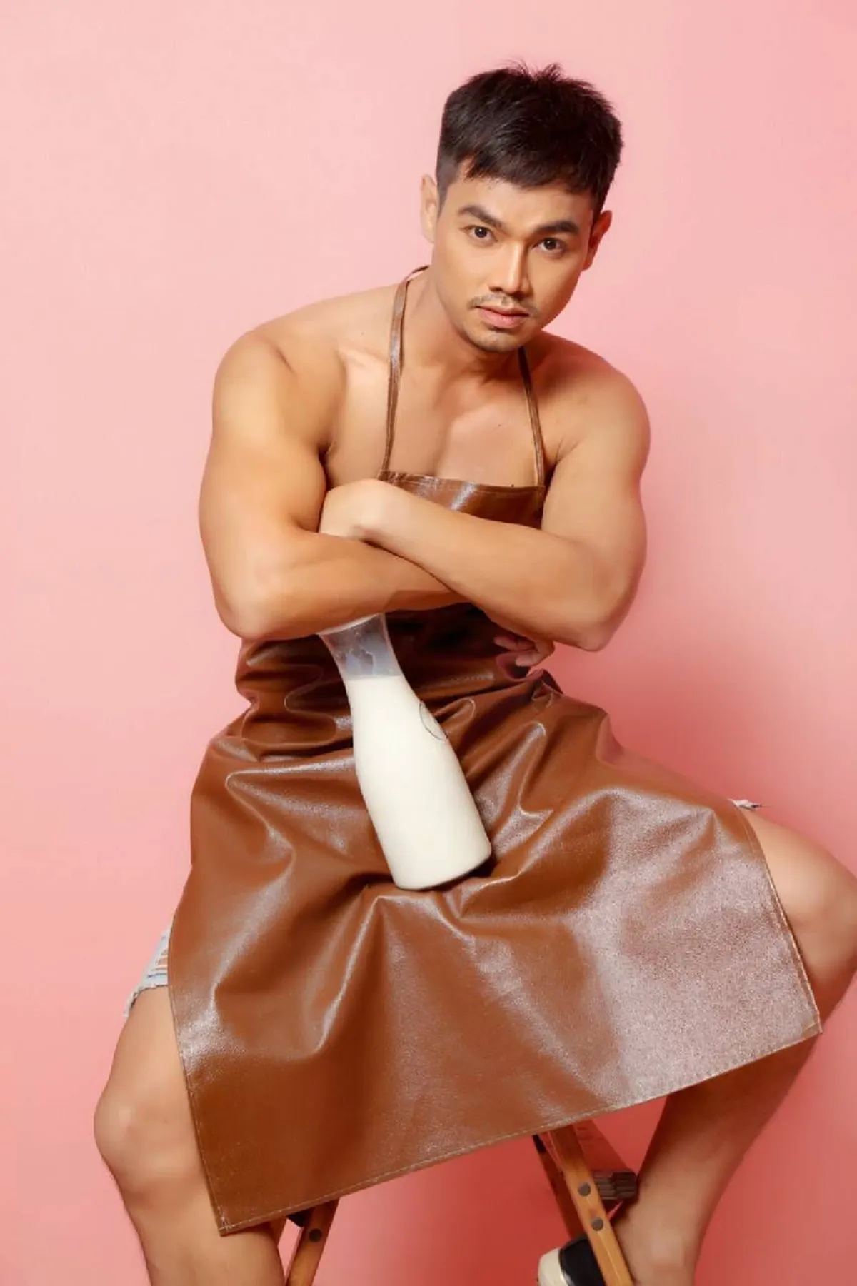 ดิ๊กกี้ เดอะน็อต เลิกโชว์หวิว ผันชีวิตหันมาขายเค้กไข่ เลี้ยงชีพ