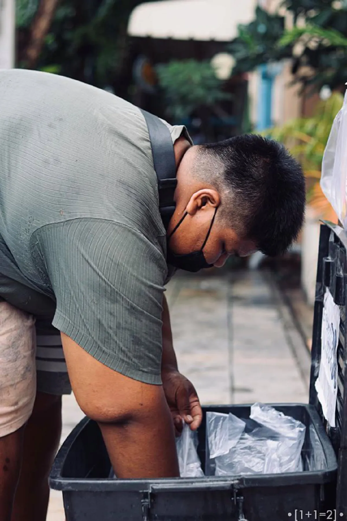 ชีวิตล่าสุดหนุ่มขายข้าวกล่องสู้ชีวิต เจอชายคนใจบุญยื่นมือช่วยตอนนี้ออเดอร์ล้นทะลัก เหมือนฟ้าให้รางวัลตอบแทนคนทำดี