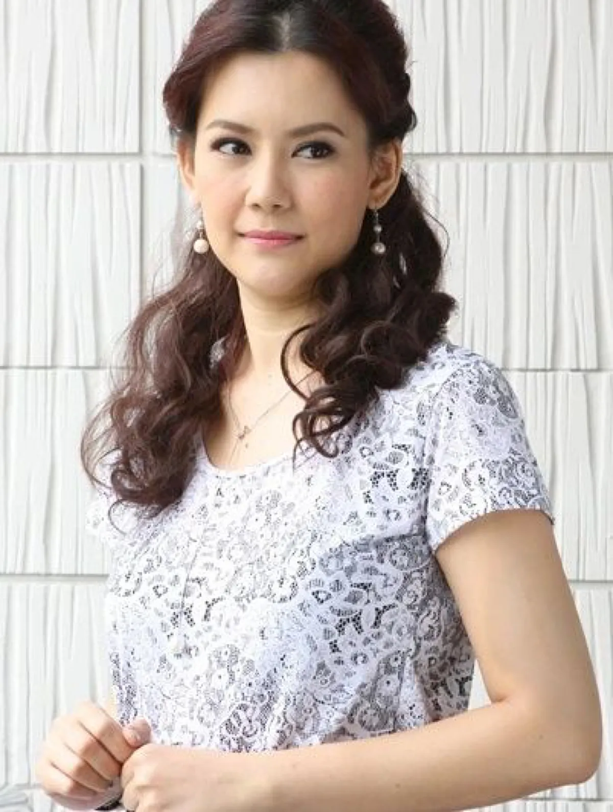 ส่องชีวิต แอล จุฑาทิพย์ อดีตนางเอกดังช่อง7 ที่ปัจจุบันหายไปอยู่กับครอบครัว ที่ฝรั่งเศส