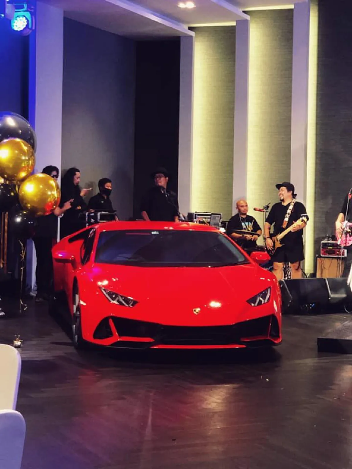 เก้า เกริกพล งานเข้ารัวๆ ได้ทิปปึกใหญ่ ต่างจาก เจนนี่ ได้หมดฯ ลิบลับ โดนแฉยับกั๊กงานจนเด็กในค่ายทยอยลาออก