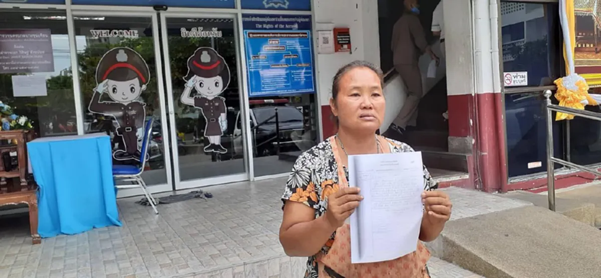 ป้าขายหมูปิ้งเจอลูกค้ามาซื้อ จ่ายแบงค์1,000 รับเงินทอนวิ่งหนีหน้าตาเฉย ก่อนกางเงินออกดู น้ำตาไหลทันที