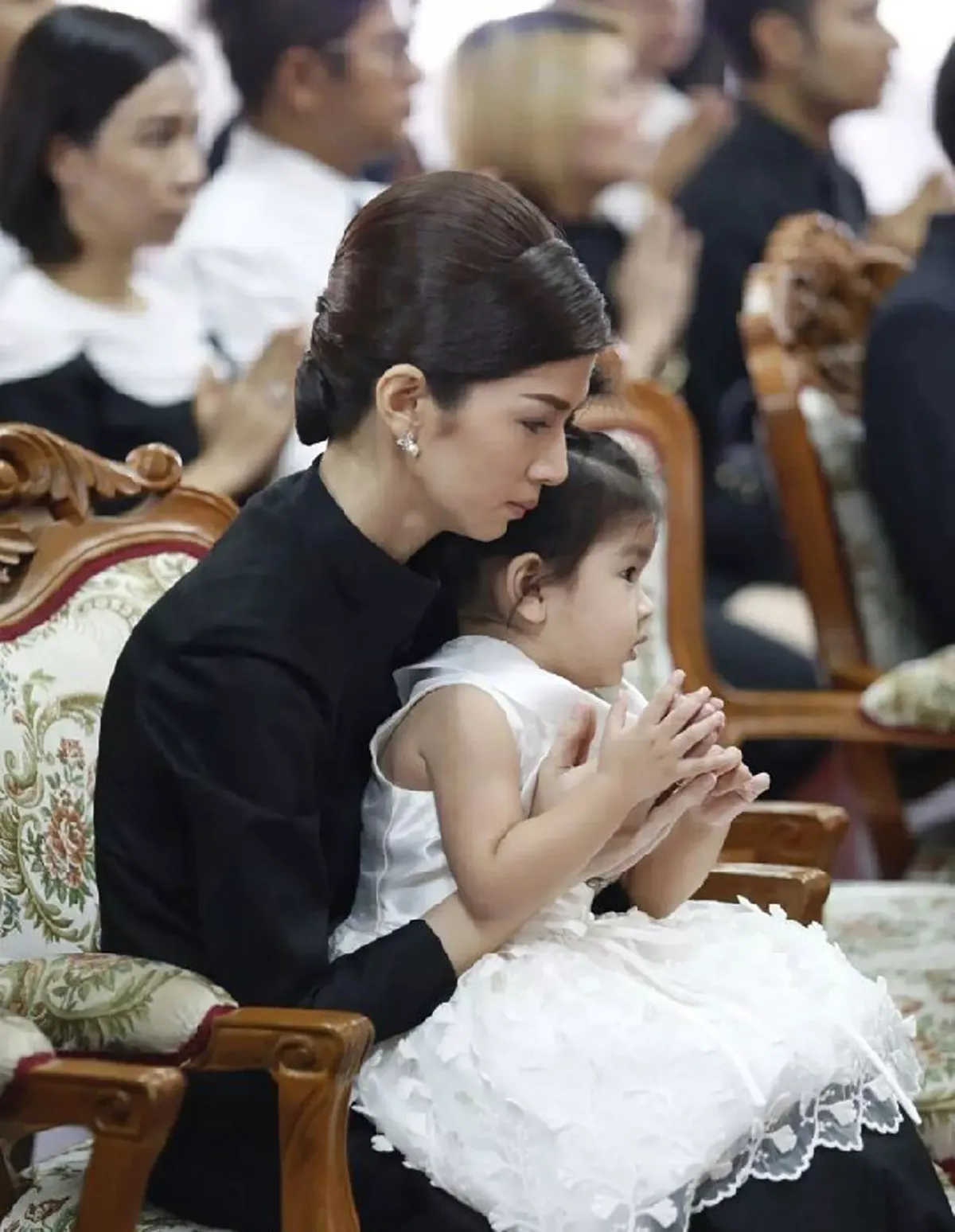 โบว์ แวนด้า เผยคำสั่งเสียของ ปอ ทฤษฎี  ในลมหายใจสุดท้าย หลังสูญเสียสมาชิกสำคัญของครอบครัว