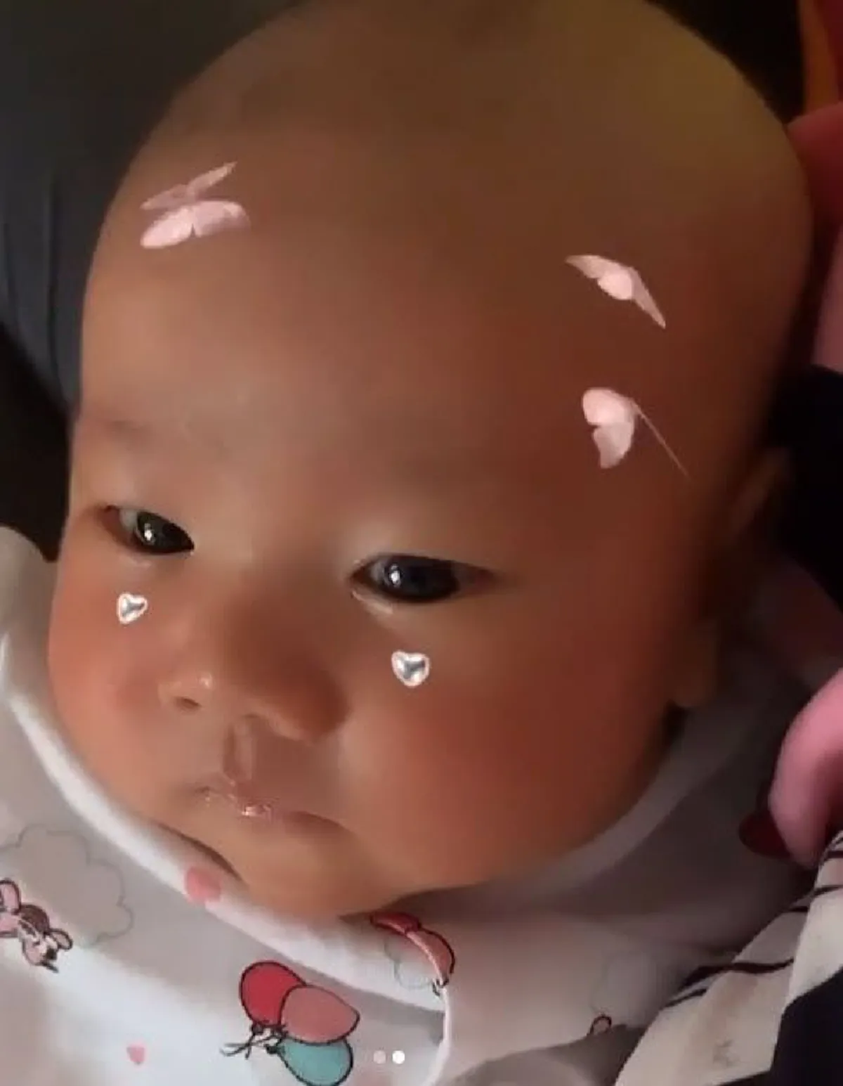 กุญเเจซอล สุดอบอุ่นใจ หลังคลอดลูกสาวคนที่ 2 พ่อ-เเม่สามี คอยดูเเลเคียงข้างไม่ห่าง!