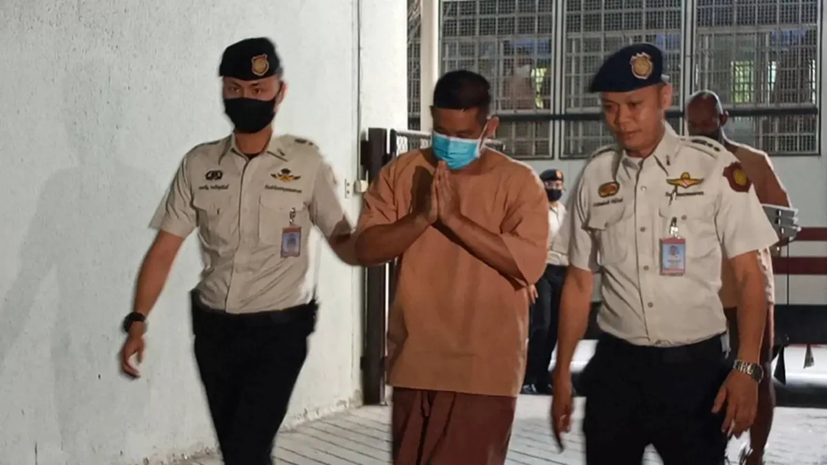 ด่วน! คุมตัว "ผอ.กอล์ฟ" คดีฆ่าชิงทอง จ.ลพบุรี เข้าฟังคำพิพากษาศาลชั้นต้น