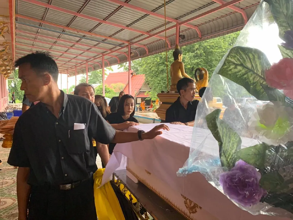 หนึ่ง บางปู ดารายอดกตัญญูสุดเศร้า เข็นร่างครูผู้สอนหนังสือมาตั้งแต่เด็ก ส่งกลับสวรรค์