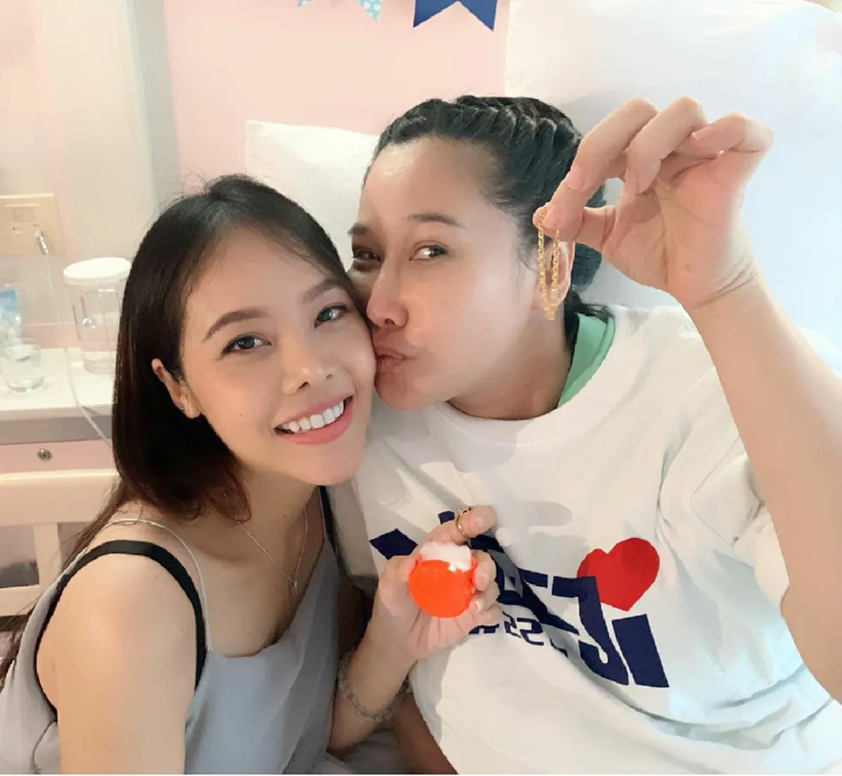 เพื่อนสนิทมาเอง โพสต์เตือนเมียศรราม ให้รับผิดทำอะไรไว้รู้อยู่ ก่อนเจอติ๊ก เมนต์กลับ