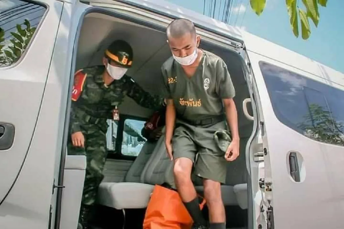 ทหารใหม่ ดีใจจนน้ำตาไหล หลัง ผู้บังคับบัญชา สั่งให้กลับบ้านทันที เมื่อรู้ข่าวเมียพึ่งคลอดลูกน้อย