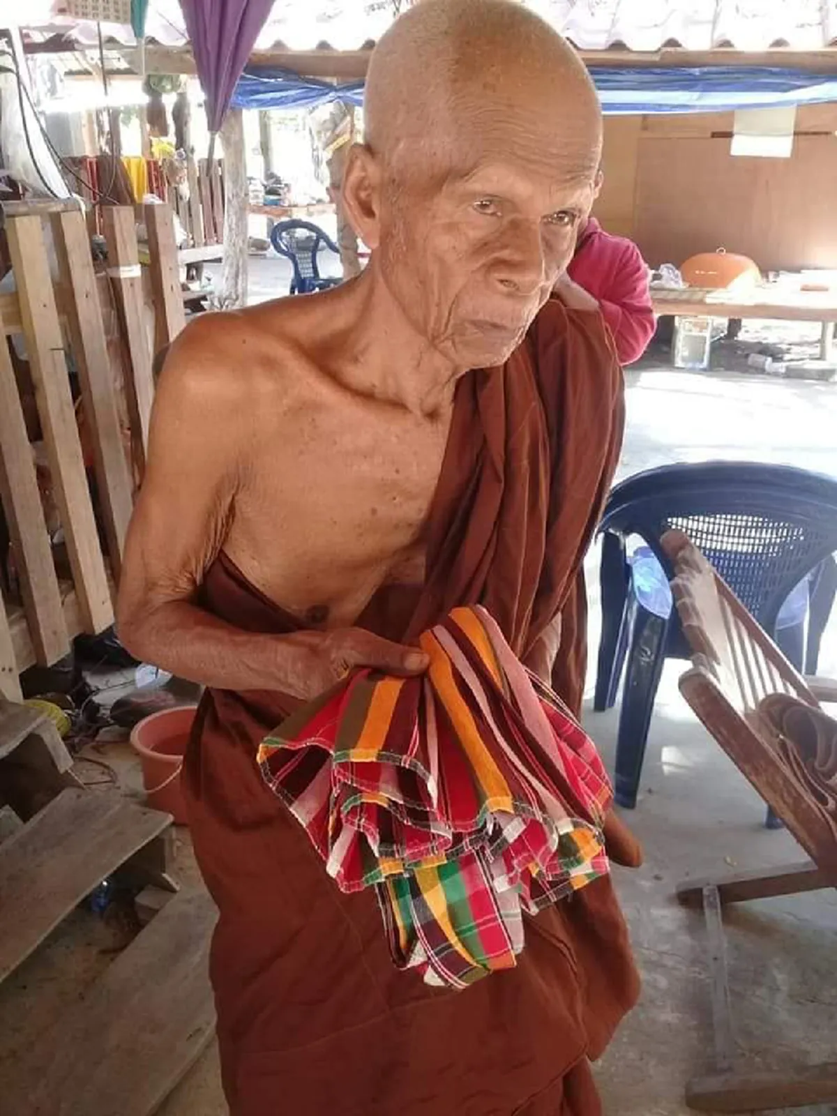 หลวงปู่สุข อริยสงฆ์ดังแห่งนครราชสีมา กินอยู่อย่าสมถะ เรียบง่ายไม่ยึดติดทรัพย์สมบัติ