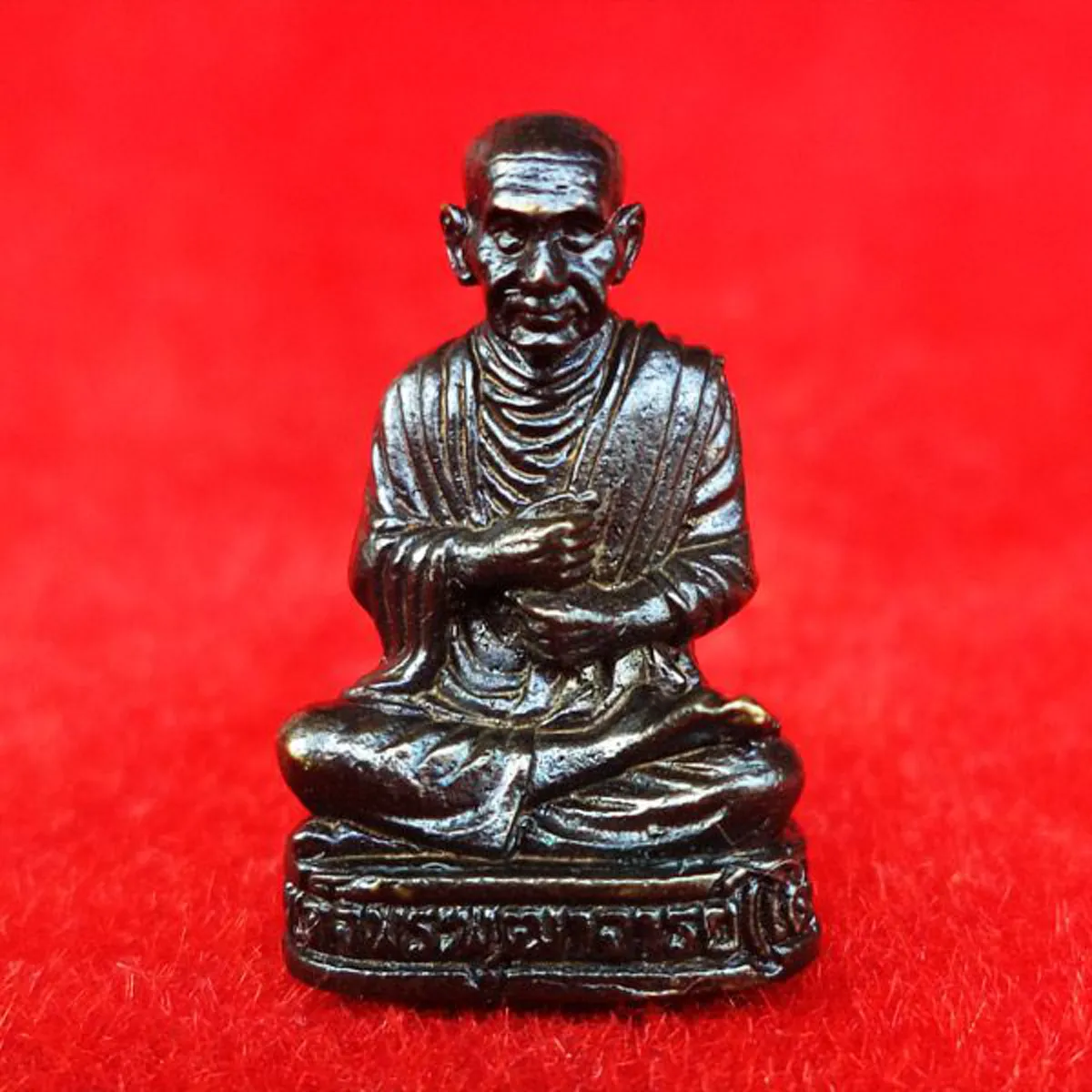 คาถาโบราณ ที่ใช้แล้วเห็นผลทันตา!! เข้าหาผู้ใหญ่ ไร้กังวล!! เมตตาสุดๆแน่นอน "สมเด็จโต วัดระฆัง"มอบให้ ยืนยันดีจริงๆ เซฟๆกันไว้ให้ดี..