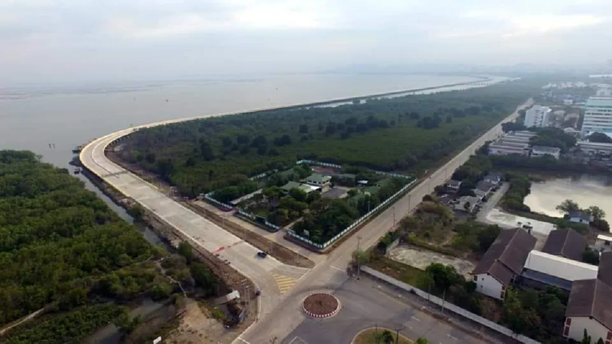 เปิดแล้ว สะพานชลมารควิถี เฉลิมพระเกียรติ 84 พรรษา เลียบฝั่งทะเล ชลบุรี