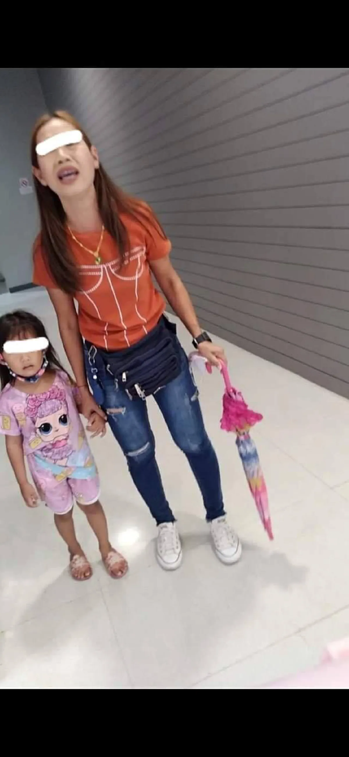 สาวกำลังเข้าห้องน้ำ ก่อนได้ยินเสียงเด็กร้อง แถมได้ยินเสียงตี ทนฟังไม่ไหว จนต้องรีบออกมาห้าม