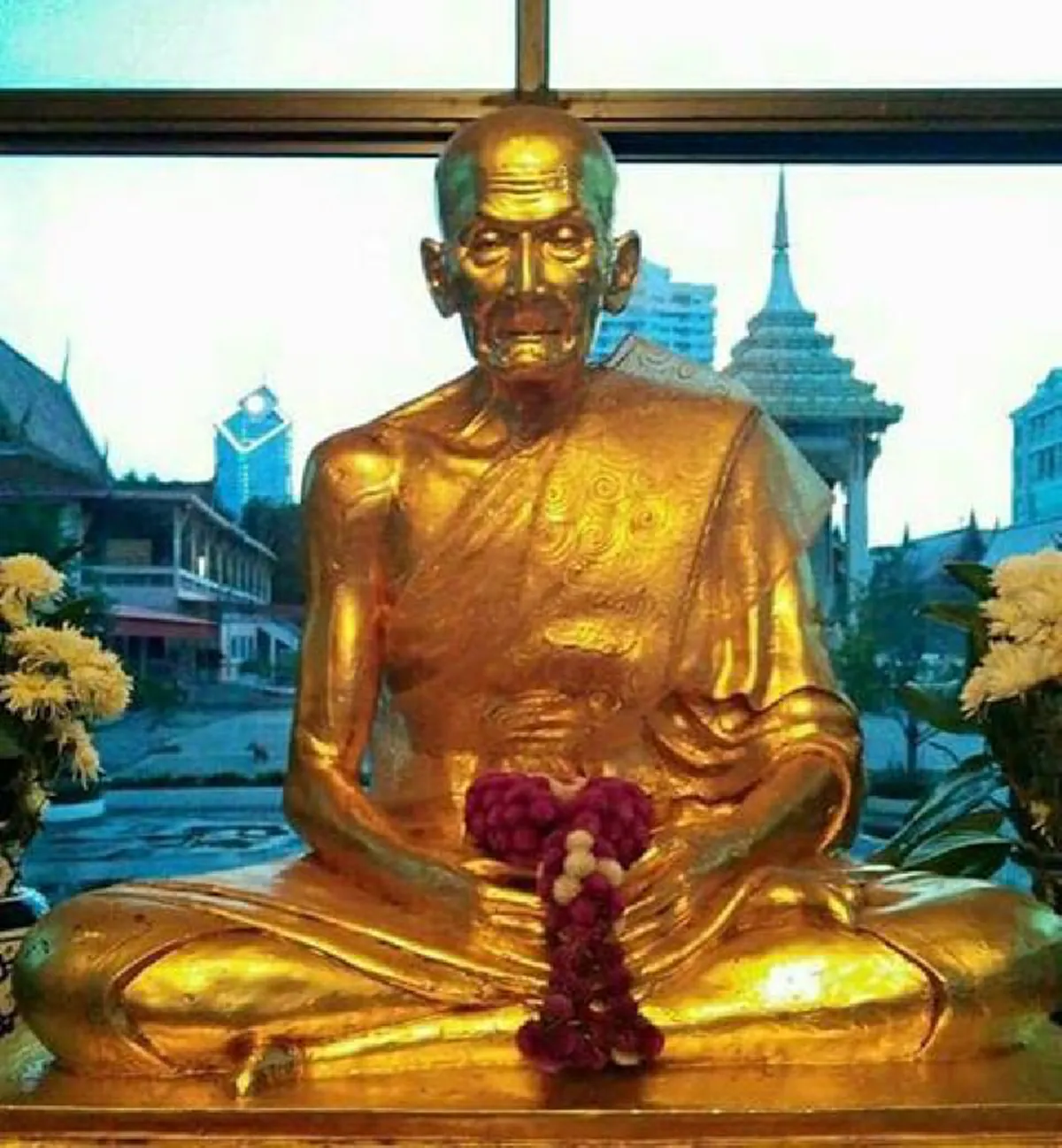 หลวงพ่อพุ่ม (พระครูรัตนรังษี) วัดบางโคล่นอก เป็นพระเถระโบราณผู้มีวิทยาคมสูง สมเด็จพระสังฆราช (แพ) วัดสุทัศน์ ให้ความเคารพมาก