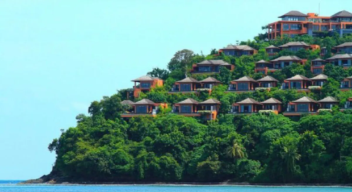 ทำความรู้จัก "ปลาวาฬ อิสสระ" ไฮโซหนุ่มหมื่นล้าน เจ้าของ โรงแรมสุดหรูย่านภูเก็ต