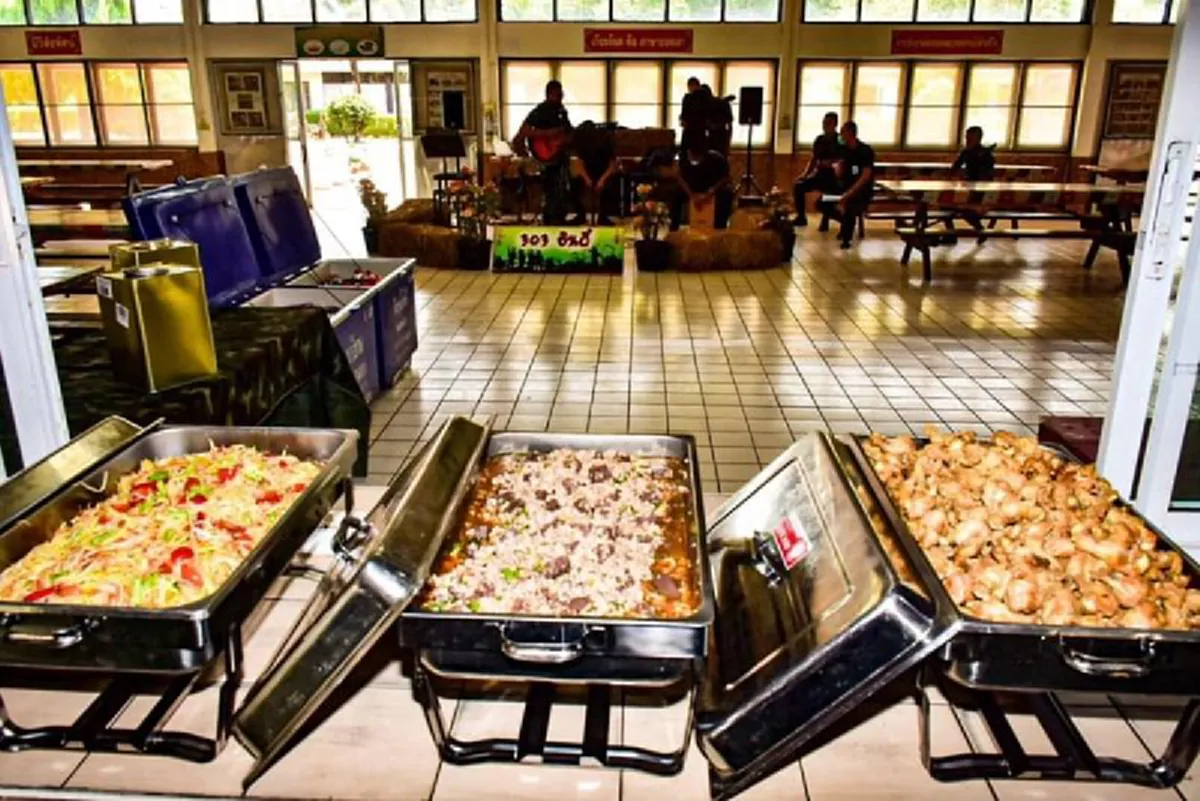 ไม่ธรรมดา เปิดภาพบุฟเฟ่ต์ อาหารสุดน่าทาน กองทัพจัดให้ต้อนรับทหารเกณฑ์ ปี 63