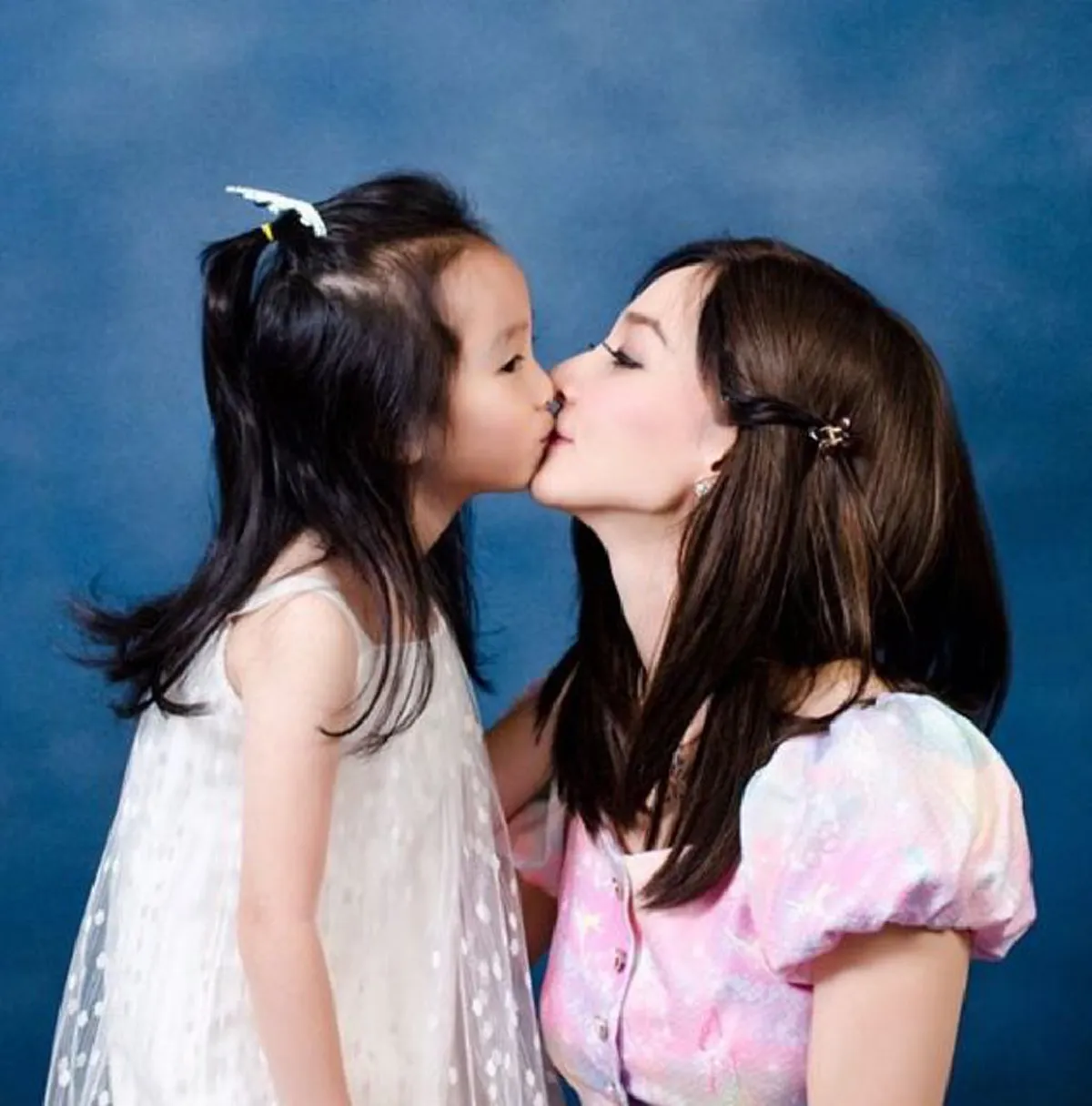 ลูกสาวเพียงคนเดียว ของ แอนนี่ ทรัพย์เสริมศรี อดีตนางเอกหน้าหวาน หลังหายไปจากวงการหลายปี
