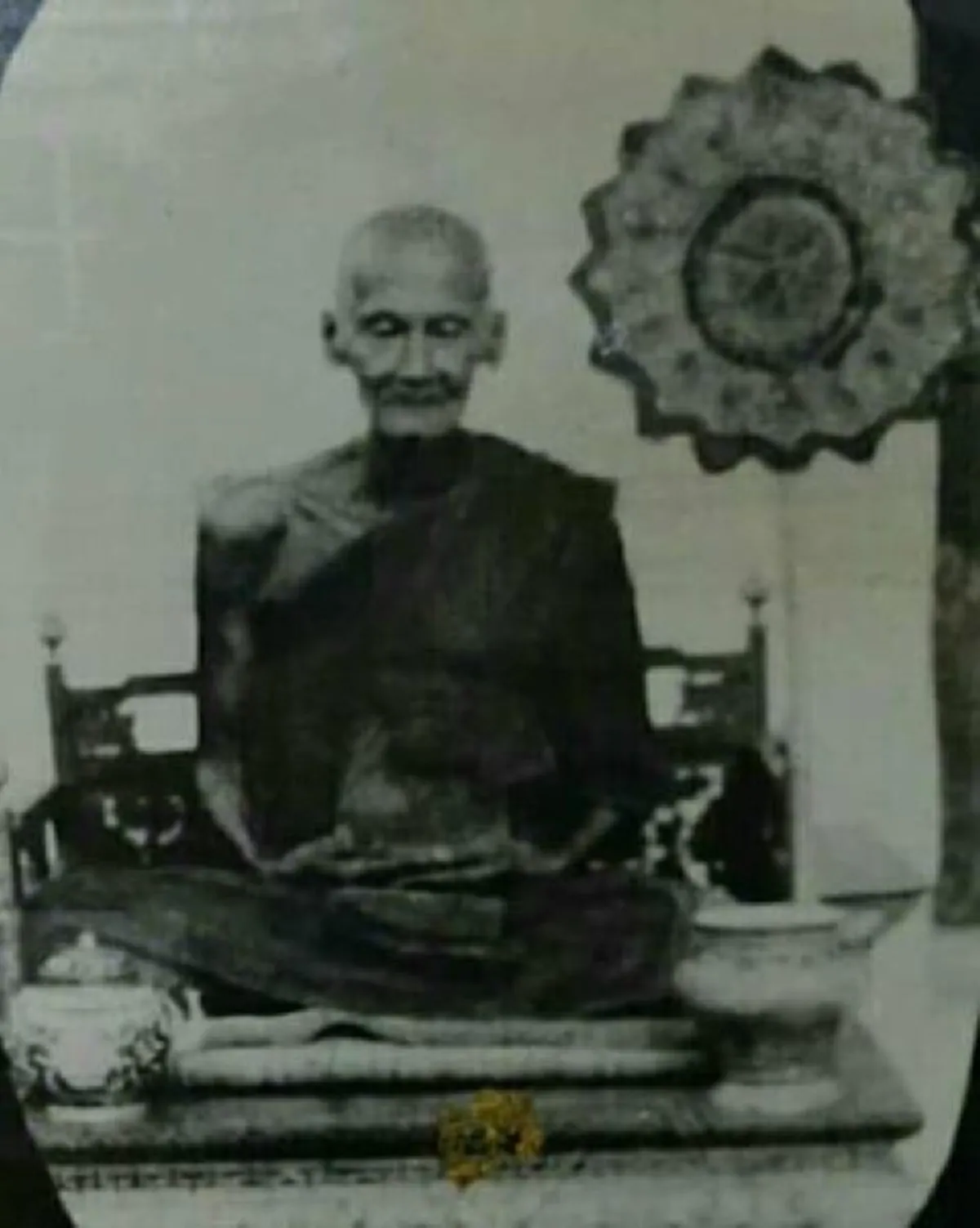 หลวงพ่อพุ่ม (พระครูรัตนรังษี) วัดบางโคล่นอก เป็นพระเถระโบราณผู้มีวิทยาคมสูง สมเด็จพระสังฆราช (แพ) วัดสุทัศน์ ให้ความเคารพมาก