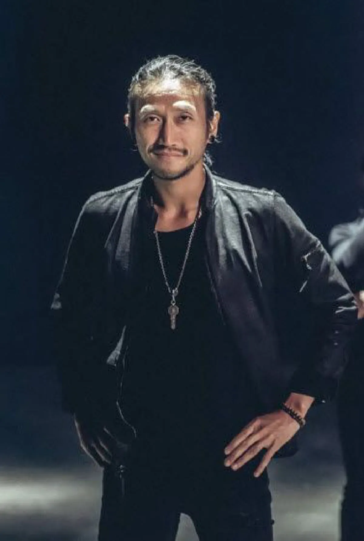 เผยโฉมหน้า 4 ดาราชาย ที่เคยทำอาชีพ สจ๊วต ก่อนเข้าวงการ