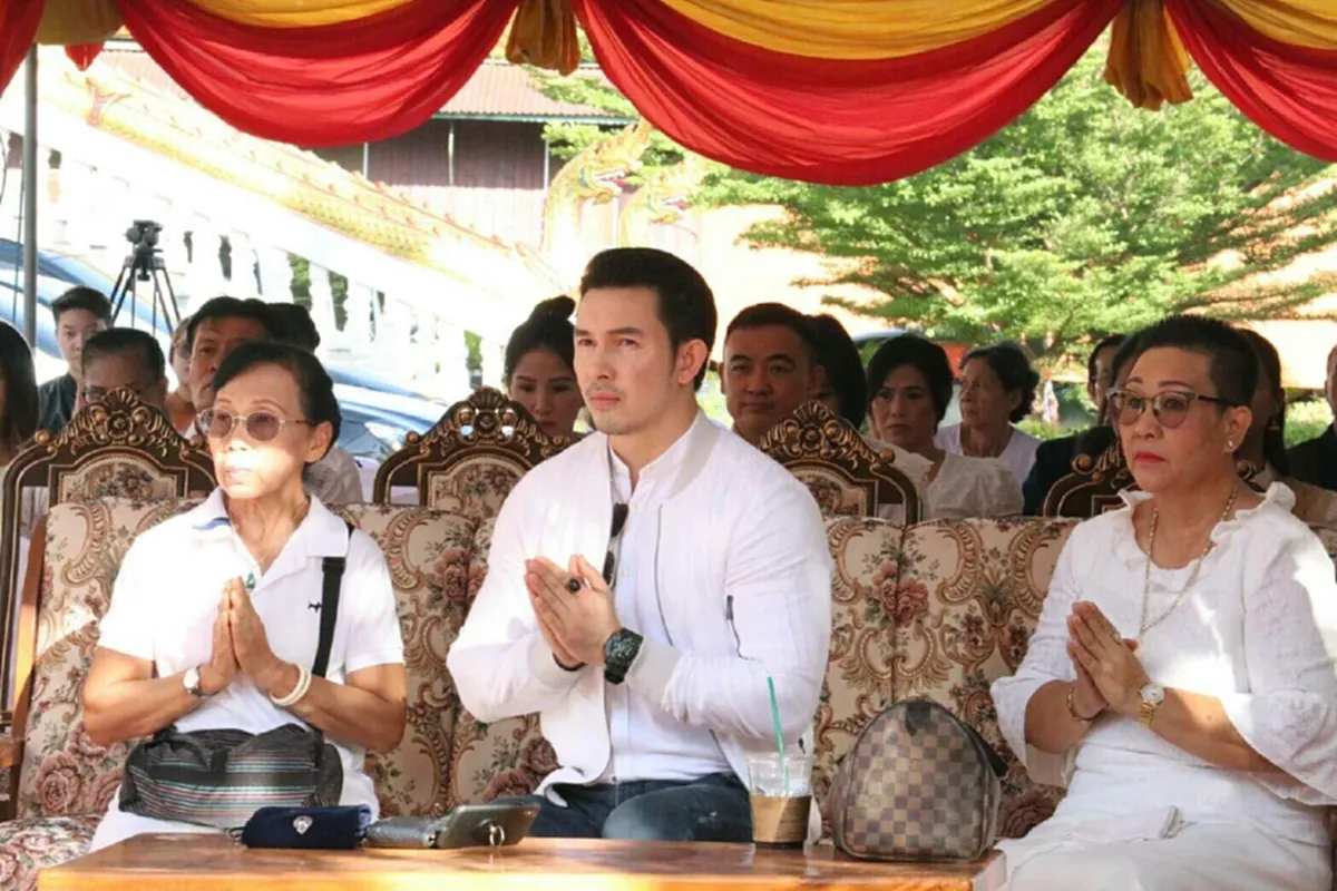 พลังแห่งศรัทธา!! "วัดบางเดื่อ บางปะหัน" จัดพิธีไหว้ครู บวงสรวงดวงพระวิญญาณพระเจ้าตากสินฯ.."อั้ม อธิชาติ" ร่วมงานบุญ!! (มีคลิป)