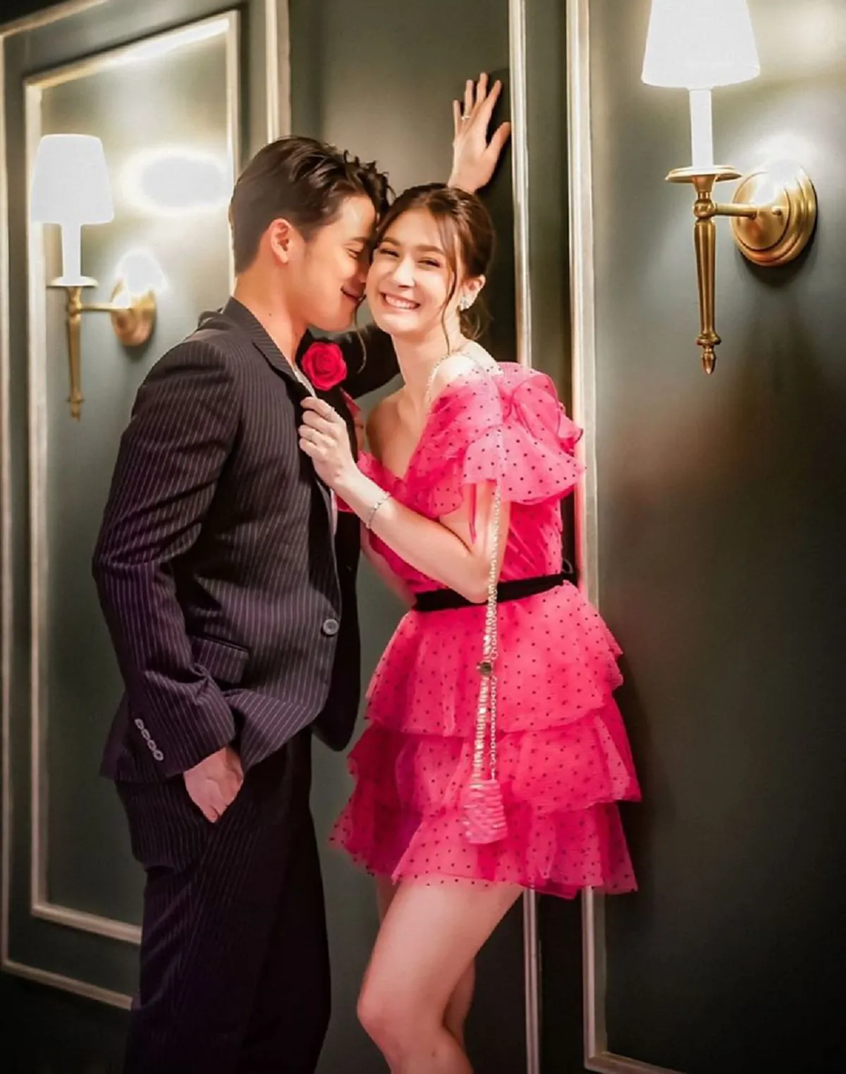 ซี ศิวัฒน์ ถึงกับยิ้มไม่หุบ หลังควง เอมี่ กลิ่นประทุม ภรรยา ปรึกษาหมอเรื่องลูก