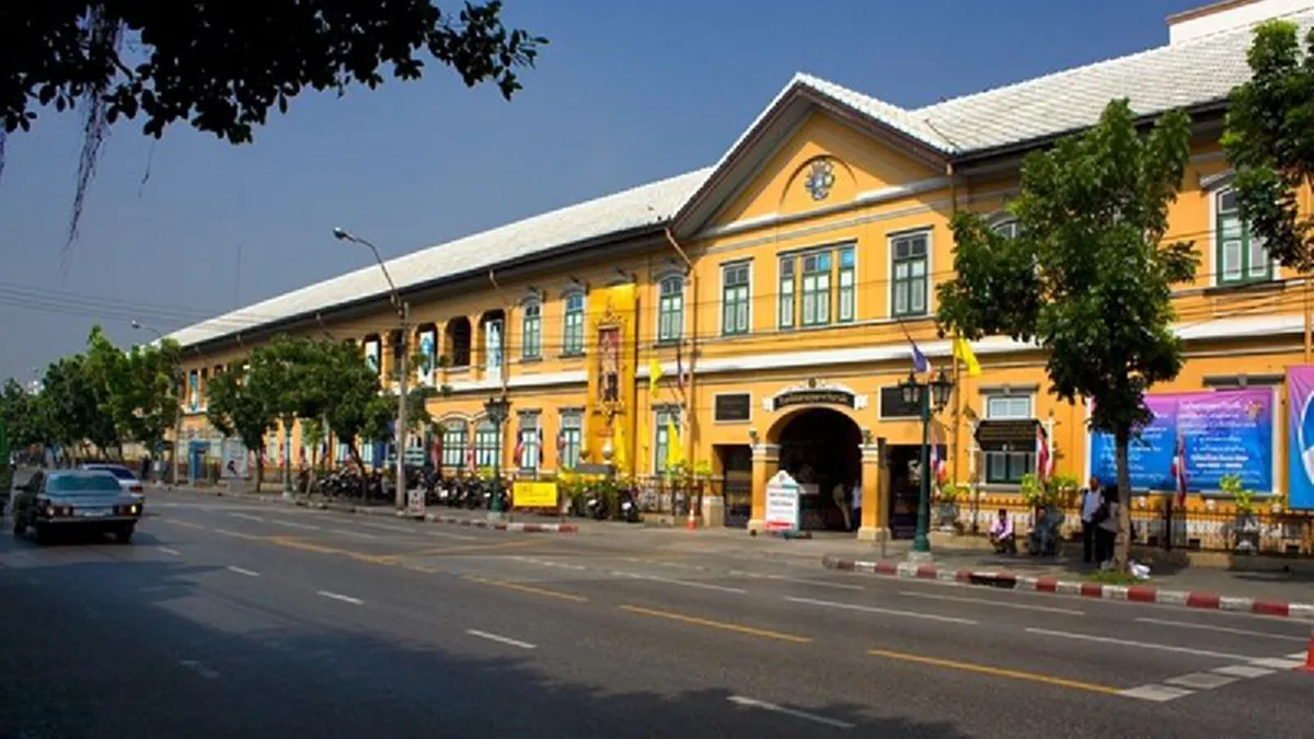 โรงเรียนสวนกุหลาบวิทยาลัย ประกาศหยุดเรียน 1 วัน เลี่ยงเหตุชุมนุม เพื่อความปลอดภัยของนักเรียน