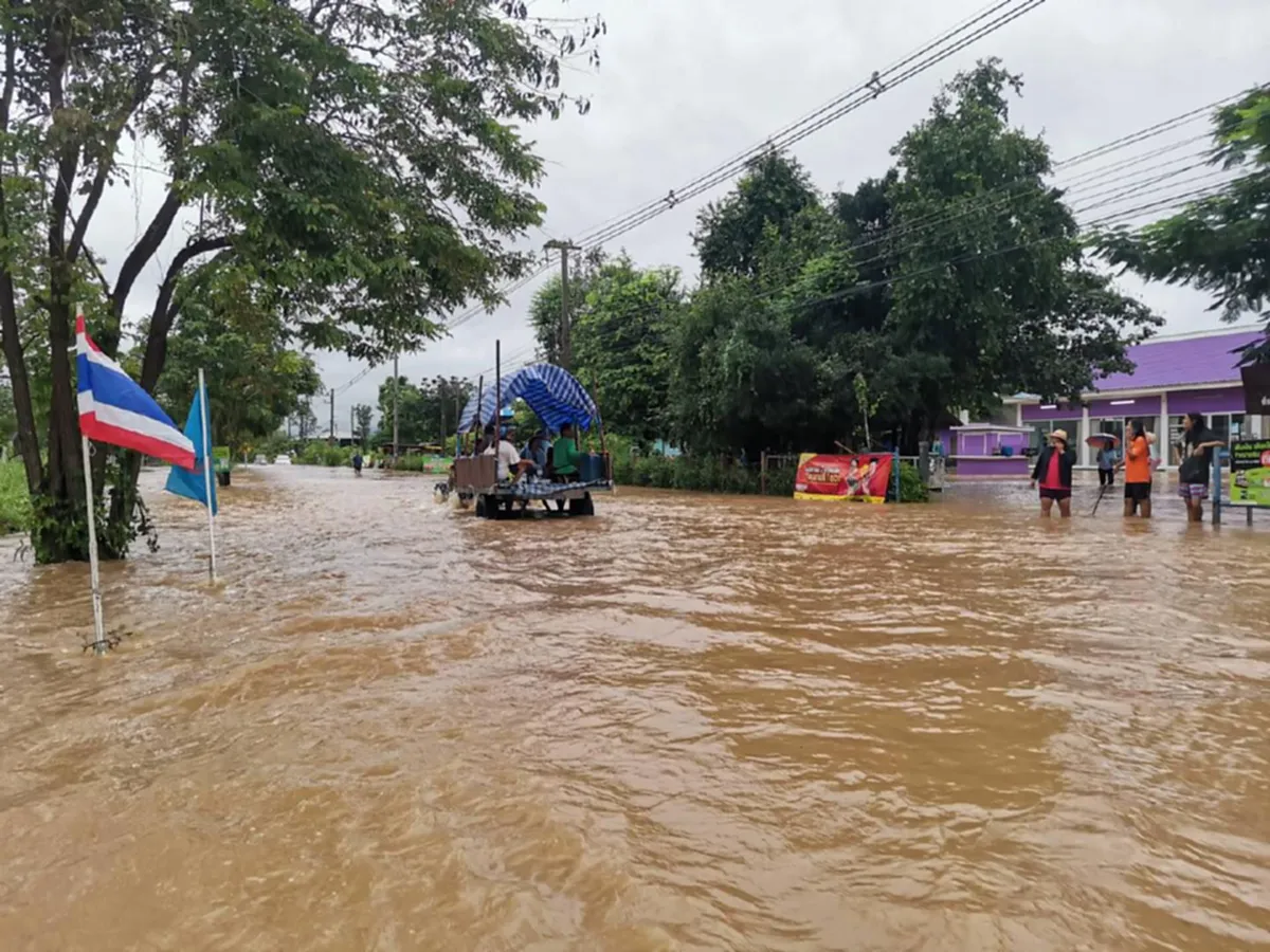 เขาใหญ่อ่วมหนักน้ำป่าทะลัก  รีสอร์ท บ้านเรือนปชช.จมบาดาล ทุกฝ่ายเร่งระดมช่วย