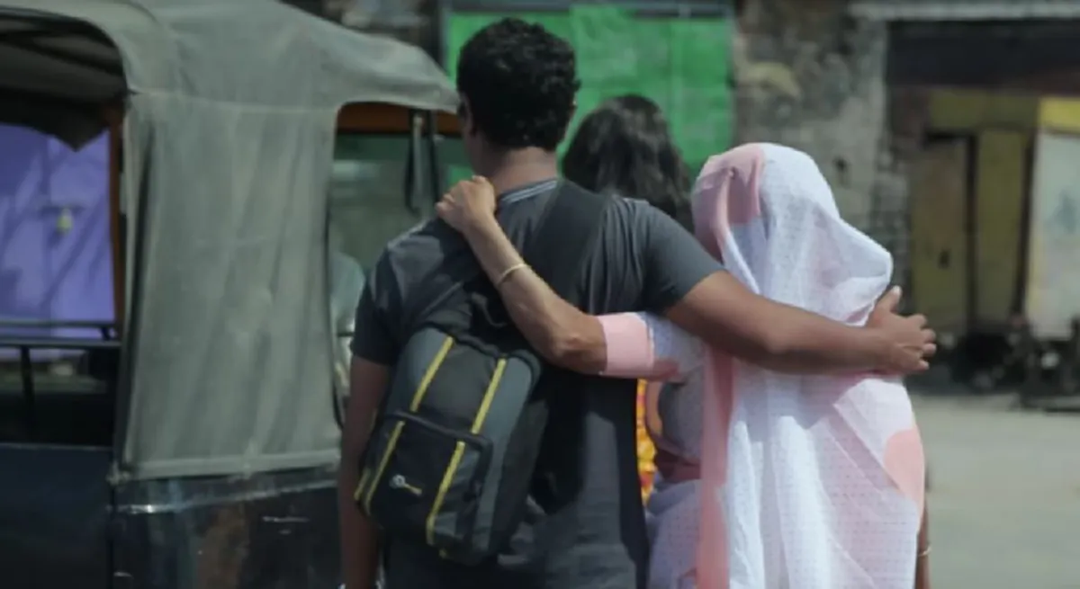 เด็กชายวัย 4 ขวบหลงกับแม่ หายไป 25 ปี ก่อนได้มาเห็นประตู ที่คุ้นเคยบนอินเทอร์เน็ต