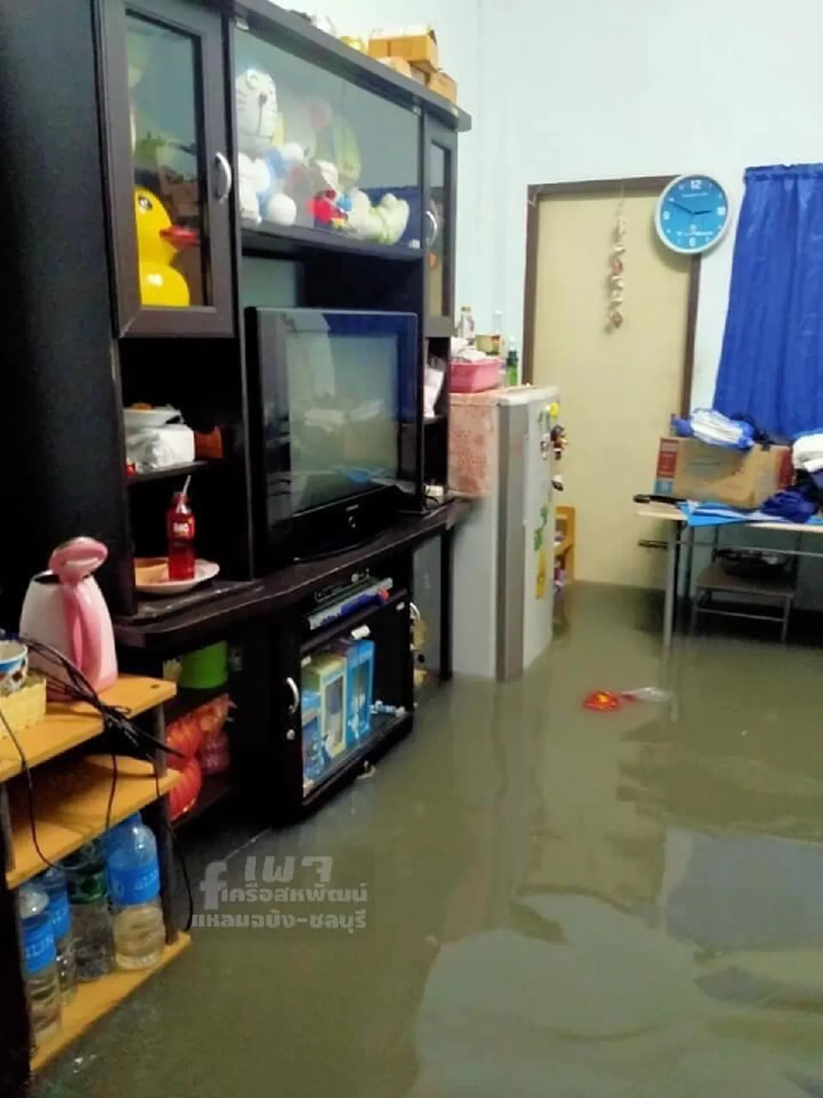 ชาวบ้านย้ายของไม่ทัน ฝนกระหน่ำหนักในพัทยา  2 ช.ม.  น้ำท่วมสูงเกือบมิตรรถจยย.