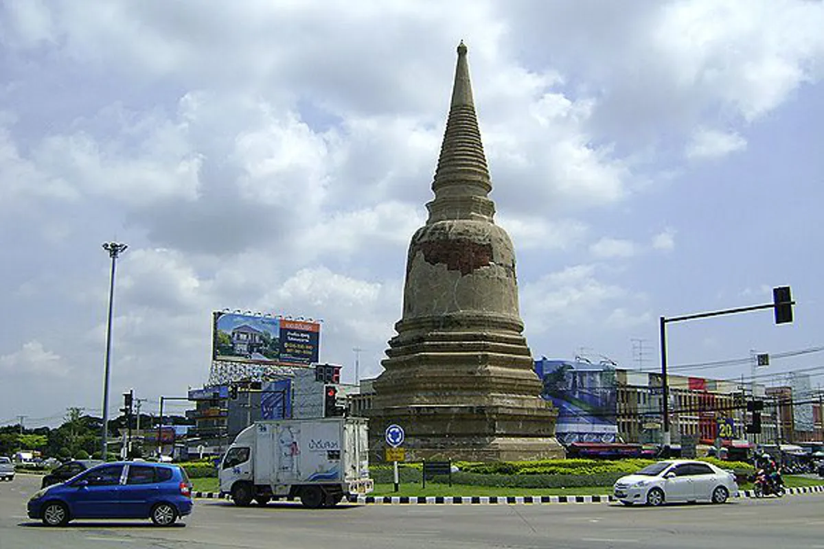 เจดีย์โบราณกลางถนน!! เปิดตำนาน "เจดีย์นักเลง วัดสามปลื้ม" ที่ "เจ้าแม่วัดดุสิต" สร้างฉลองชัยชนะศึกสงครามของ "โกษาเหล็กและโกษาปาน" !!