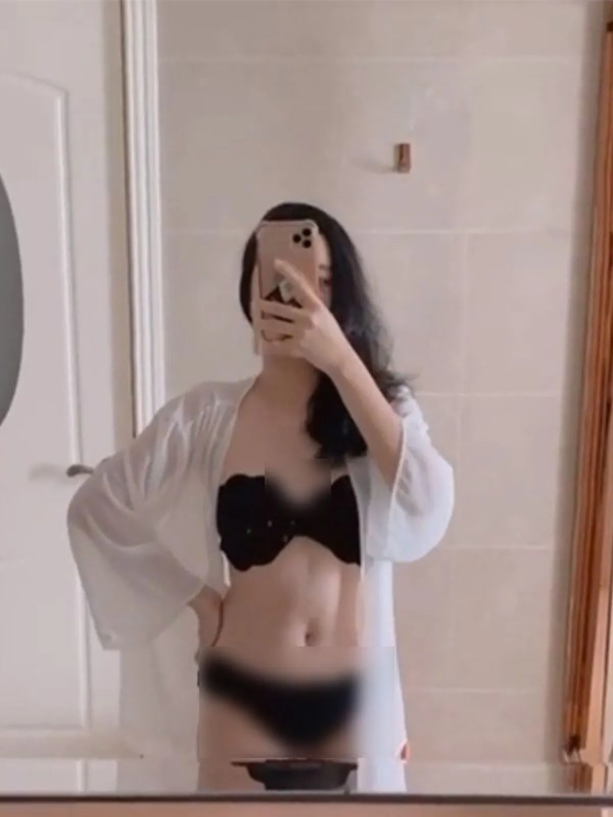 น้องพลอย ปล่อยภาพสุดหวิว จนหนุ่มๆแทบทนไม่ไหว
