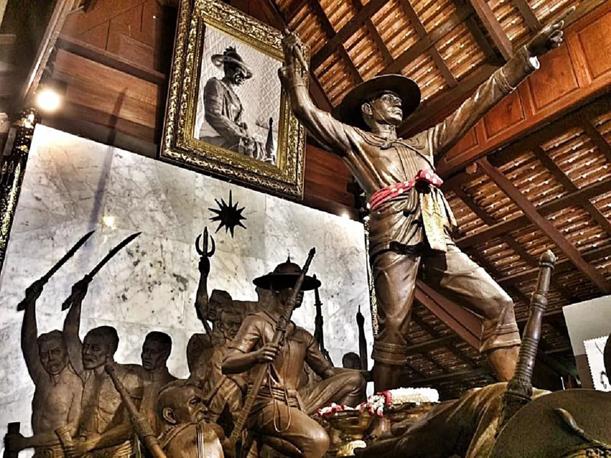 พลังแห่งศรัทธา!! "วัดบางเดื่อ บางปะหัน" จัดพิธีไหว้ครู บวงสรวงดวงพระวิญญาณพระเจ้าตากสินฯ.."อั้ม อธิชาติ" ร่วมงานบุญ!! (มีคลิป)