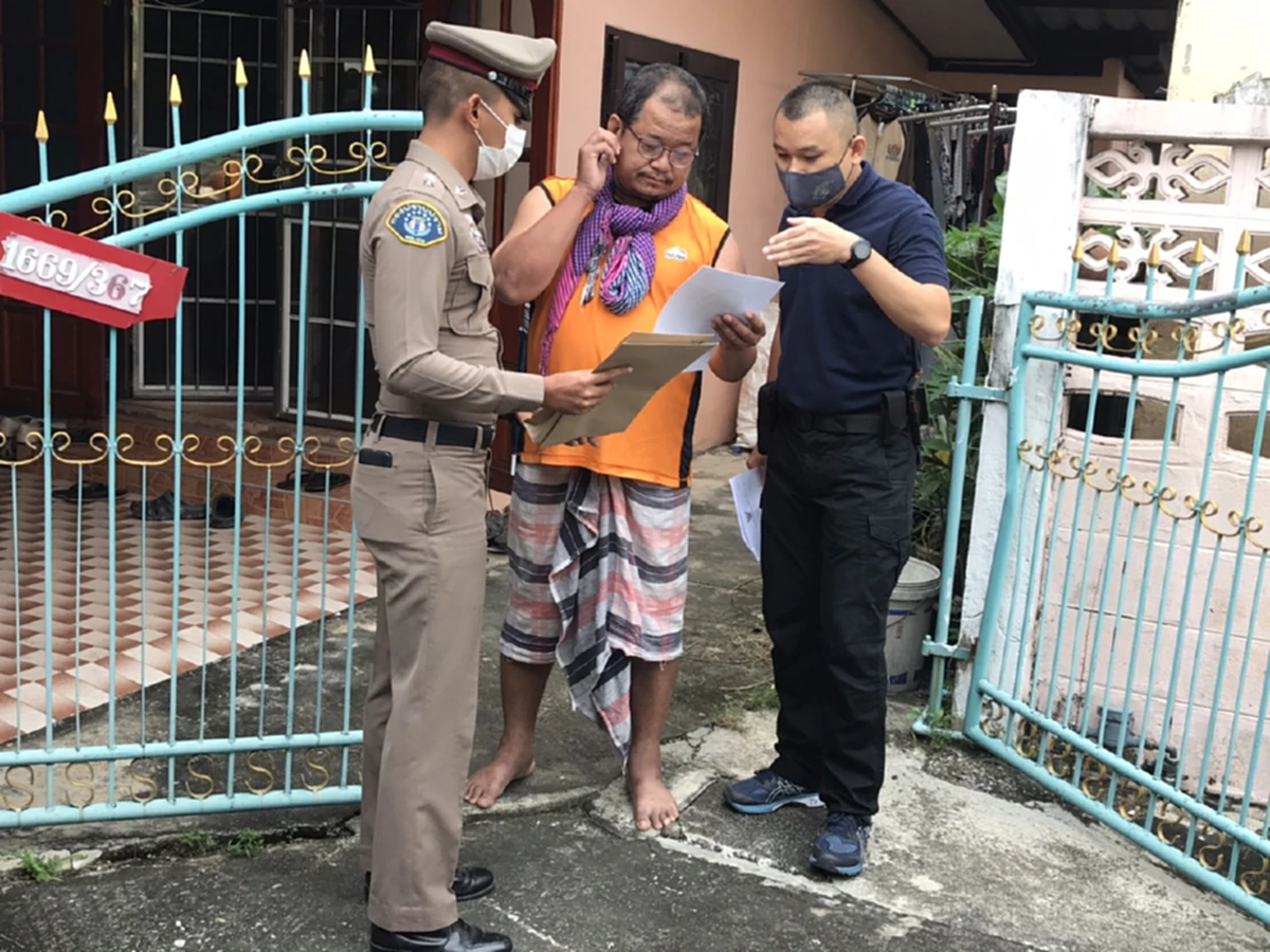 จนท.บุกรวบ เฮียกุ่ย รัชดา - อ.ยอด  ลวงเหยื่อให้เชื่อ ก่อนตุ๋นให้เช่าพระสมเด็จเก๊ เสียหายหลายล้าน