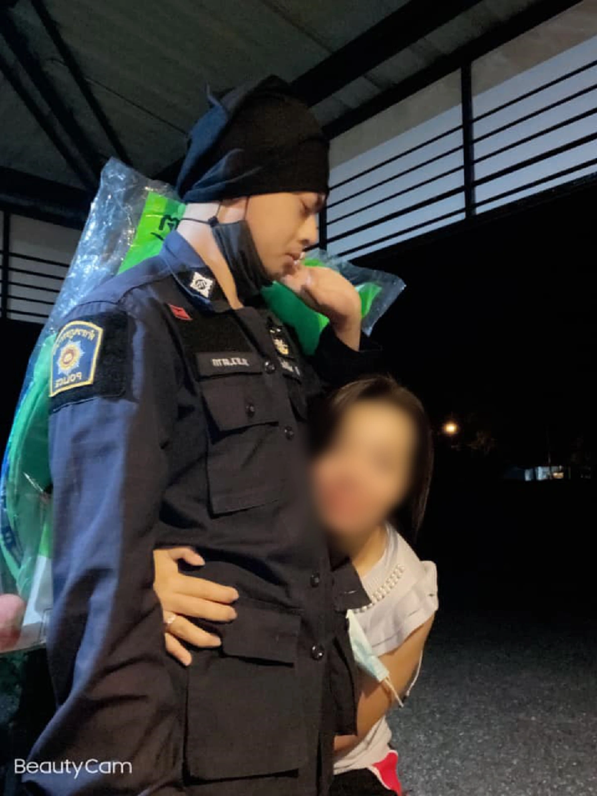 หัวอกคนเป็นแม่ ยินดีได้เจอหน้าลูกชาย กลับบ้านหลังออกปฏิบัติงานตามหน้าที่  ลั่นถึงไม่มีใครเข้าใจ แต่พ่อแม่พร้อมเข้าใจเสมอ
