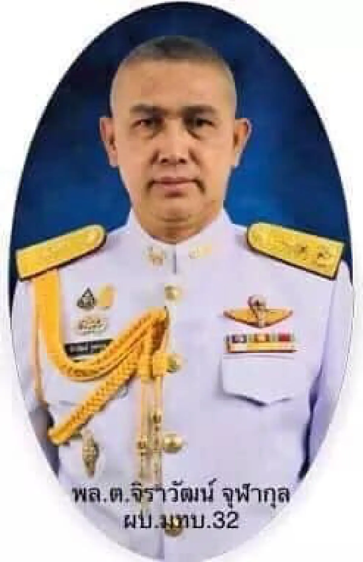 เปิดภาพ 2 นายทหารกล้า ไม่แบ่งแยกนายลูกน้อง รีบกระโดดลงน้ำช่วยชีวิตประชาชนขับรถตกคลอง จนรอดหวุดหวิด